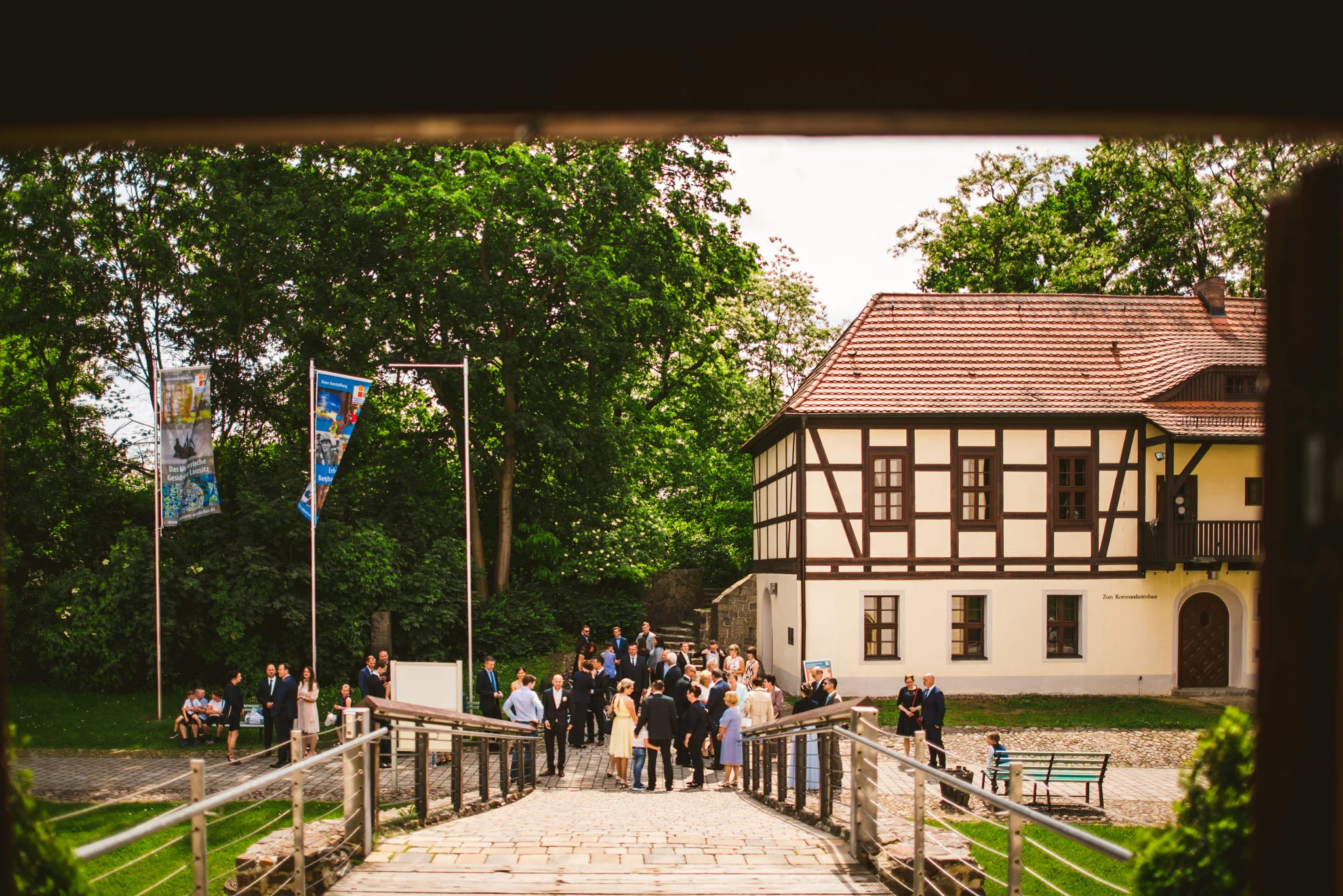 hochzeitsgaeste-schloss-senftenberg.jpg