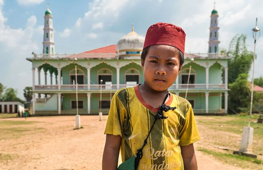 cham-boy-mosque-khmer-kratie.jpg