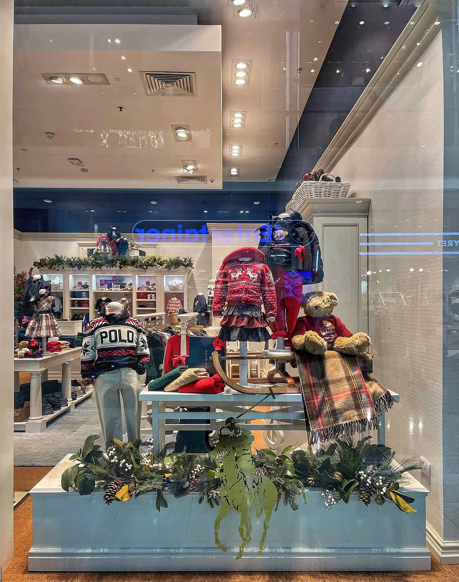 Ralph_Lauren_0982-Visual_Merchandising_made_by_Melike.jpg
