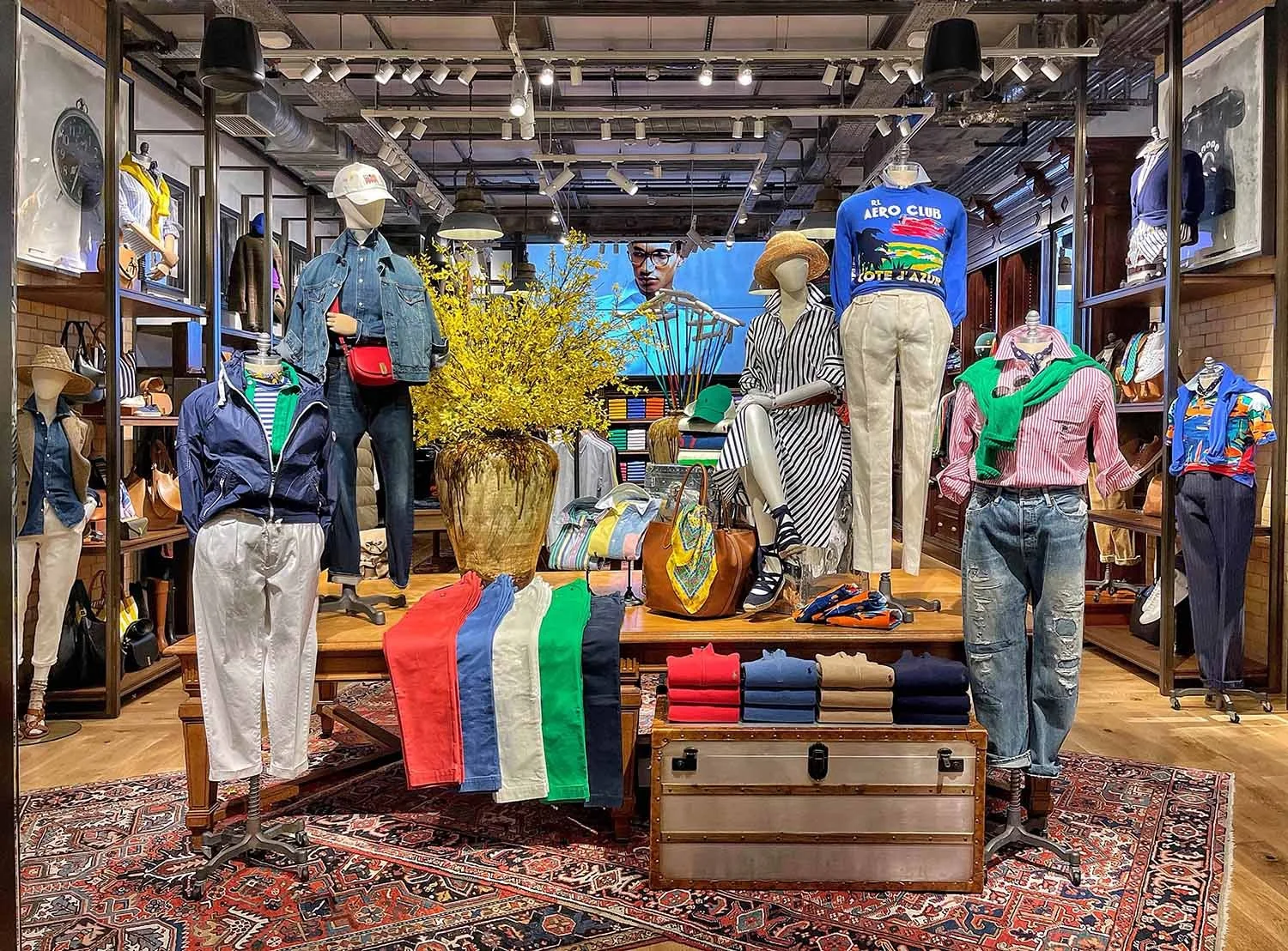Ralph_Lauren_3393-Visual_Merchandising_made_by_Melike.jpg