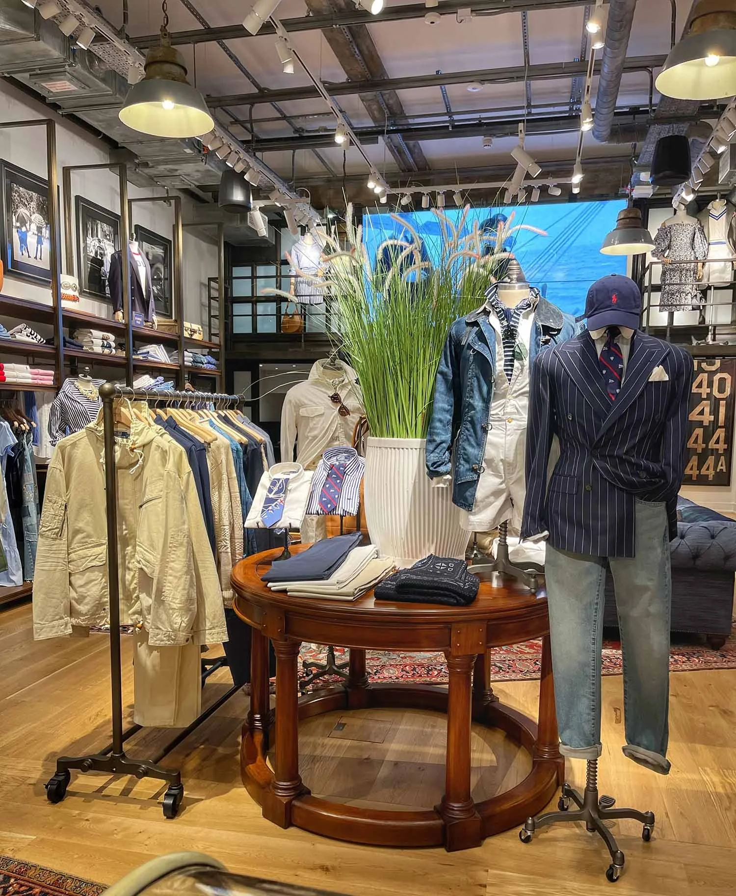Ralph_Lauren_8291-Visual_Merchandising_made_by_Melike.jpg