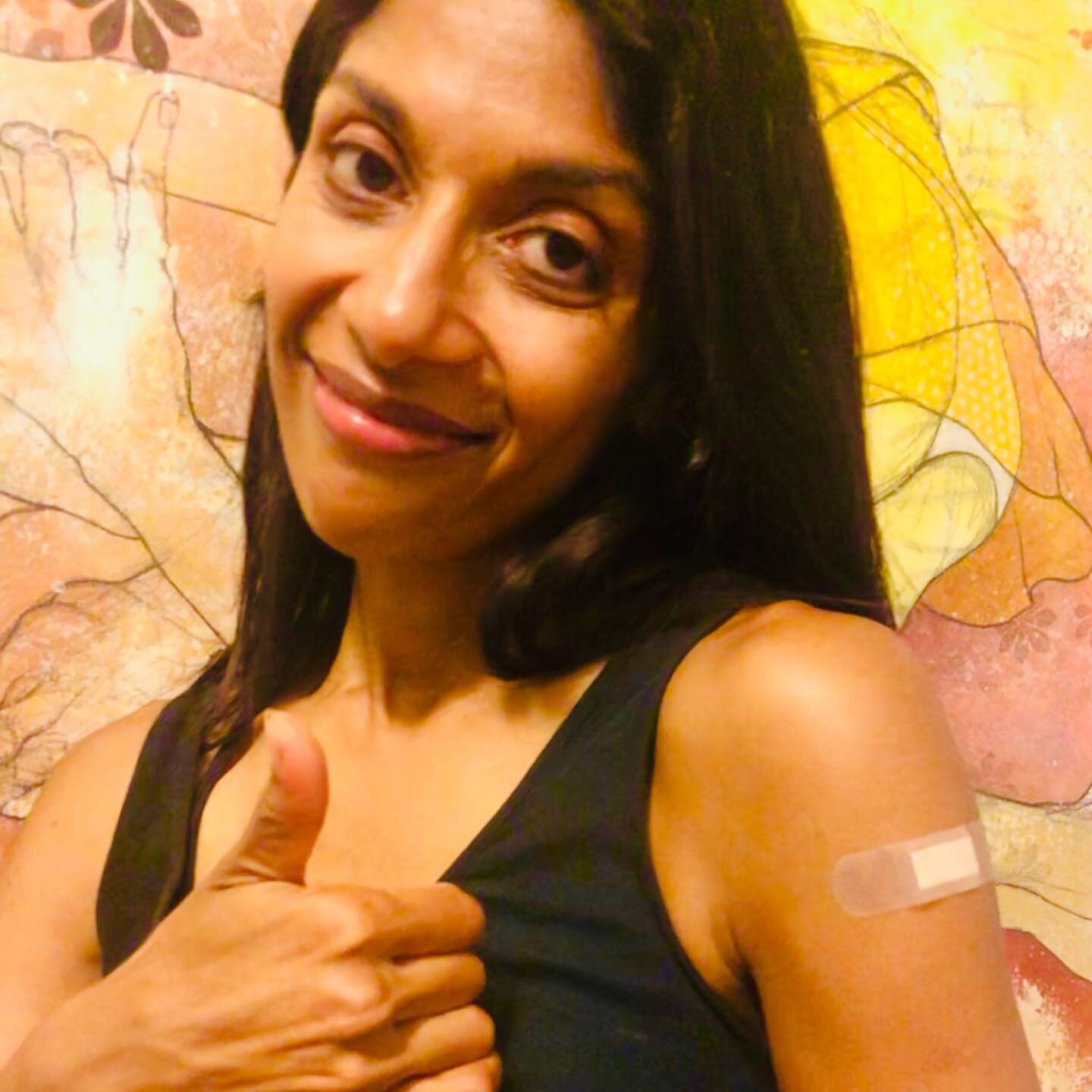 Excited today because I got my covid-19 booster. As a pediatrician and teen health specialist, I am doing my part to stay safe and protect those around me. Here&rsquo;s a few other COVID-19 related updates that you should know:
👍🏼Vaccines continue 