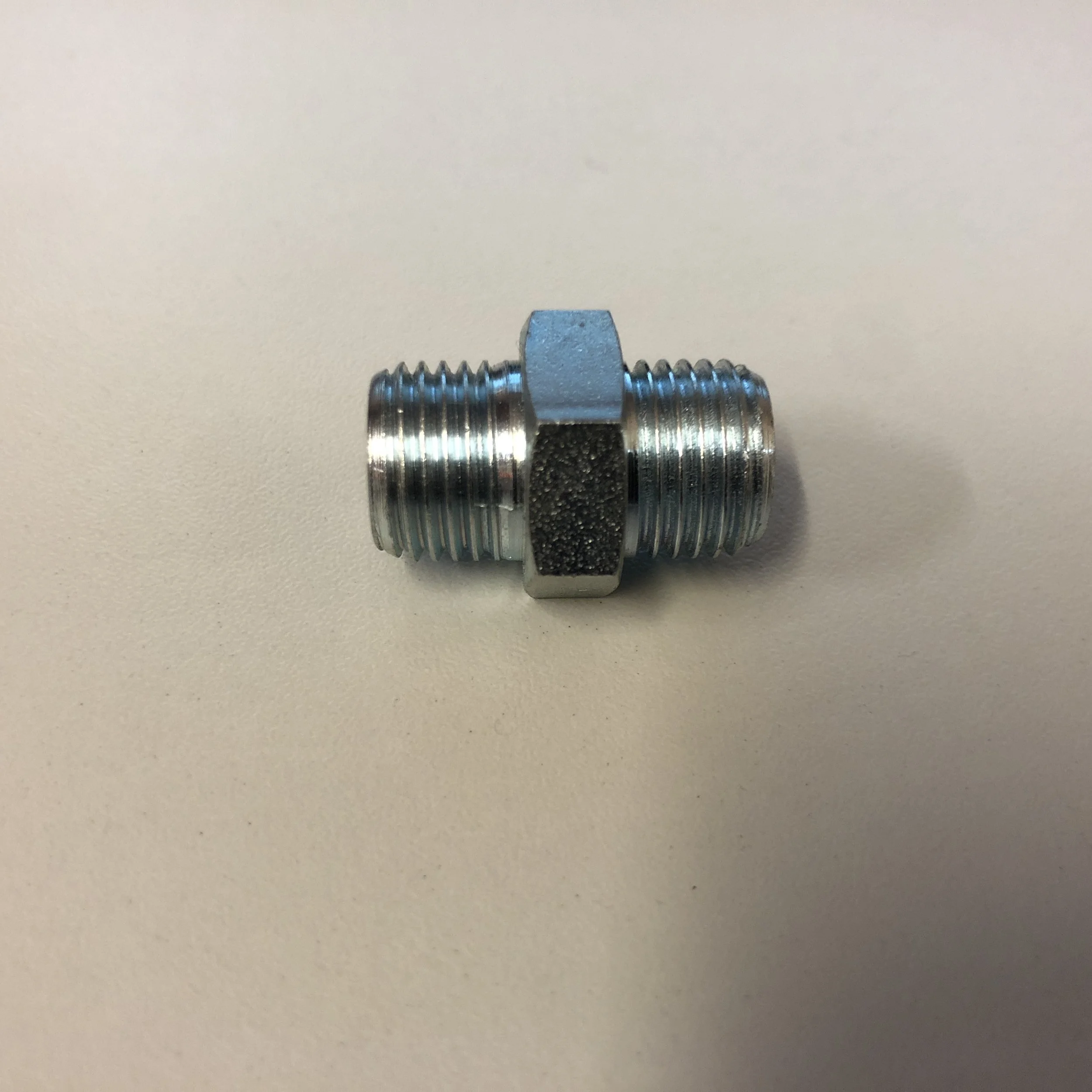 1/4" Straight x 1/4" Cone Oil Line Nipple