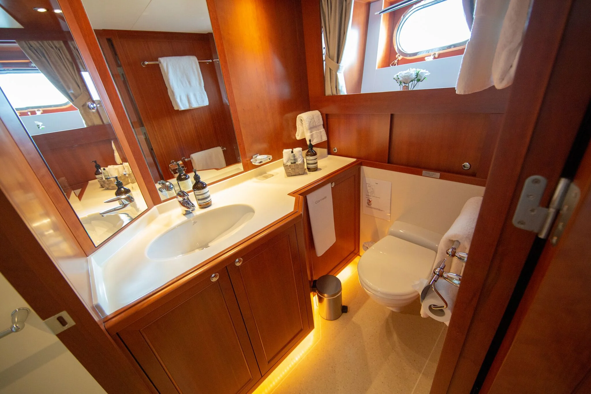 bathroom1.jpg