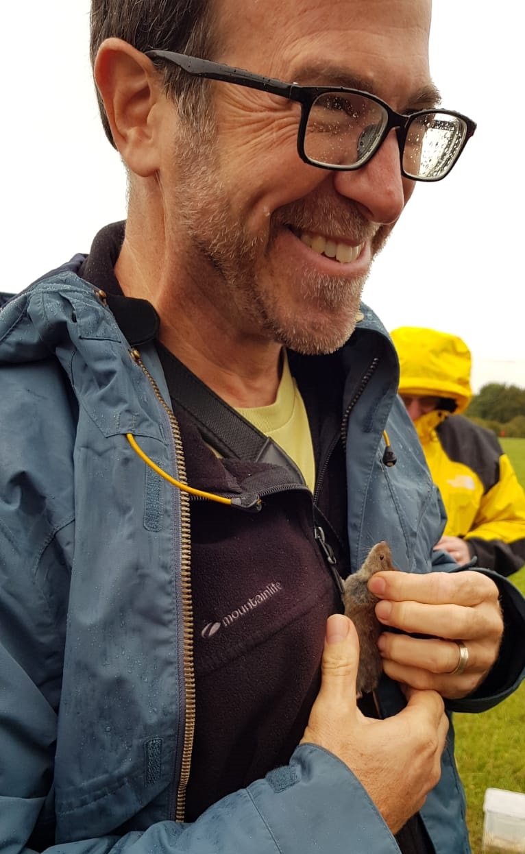 Learning how to handle a small Vole