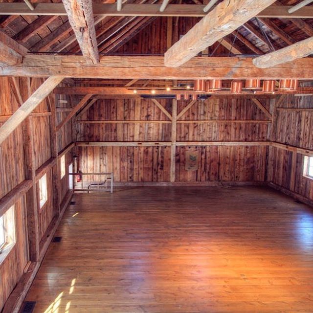 We can&rsquo;t wait to see how everyone is going to style the Event Barn for future weddings &amp; events!✨ #naturalbeauty #barnwedding #riverledgefarm #vermontwedding #commercialkitchen #grafton #vt #graftonvt