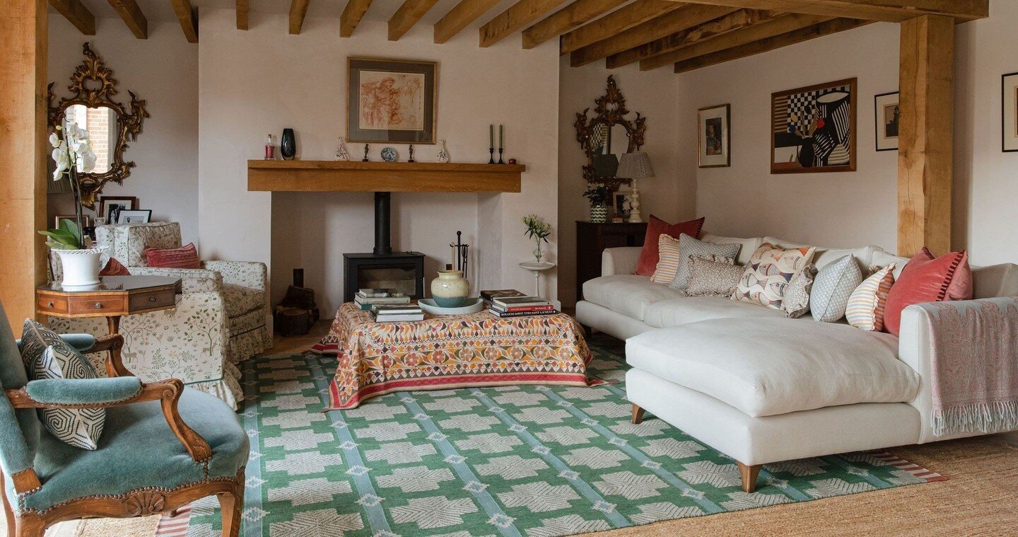 Country chic this week with my favourite @arumfellow Hikira rug.⁠
⁠
#countrystyle #countryinteriors #countryinspo #cottagecore #barnconversioninspo #barnconversion #rugdesign #ruginspiration #interiordesign #interiorstyle #interiorinspo #countryhouse