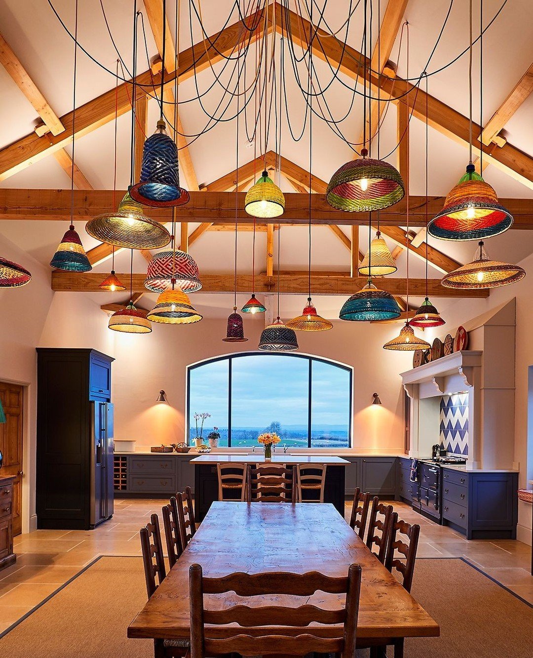 All lit up for Christmas! 🎄 Are you ready for it? Wishing you all a fabulous Christmas.🥂🎁🥂⁠
⁠
📸 @christine_harrson @harrisonjackphotography ⁠
⁠
#festiveinteriors #lighting #lightingdesign #winterinterirors #Christmaslights #cosyhome #barnconvers