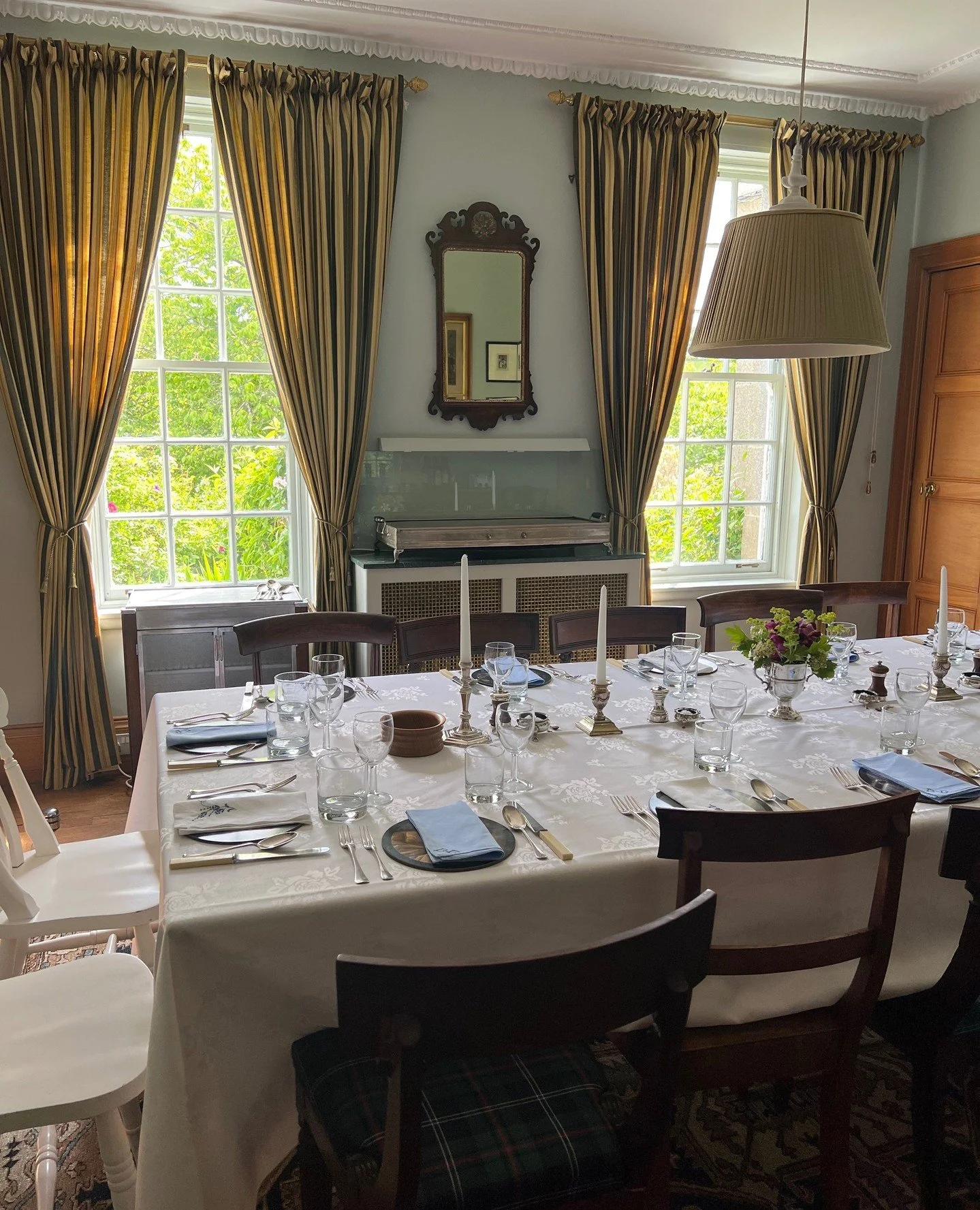 It's been a busy couple of weeks! Must be that time of year when everyone comes out of the woodwork. The week before last I was at my father's house in Scotland to celebrate his milestone birthday. ⁠
⁠
I thought you'd like to see some photos of the h