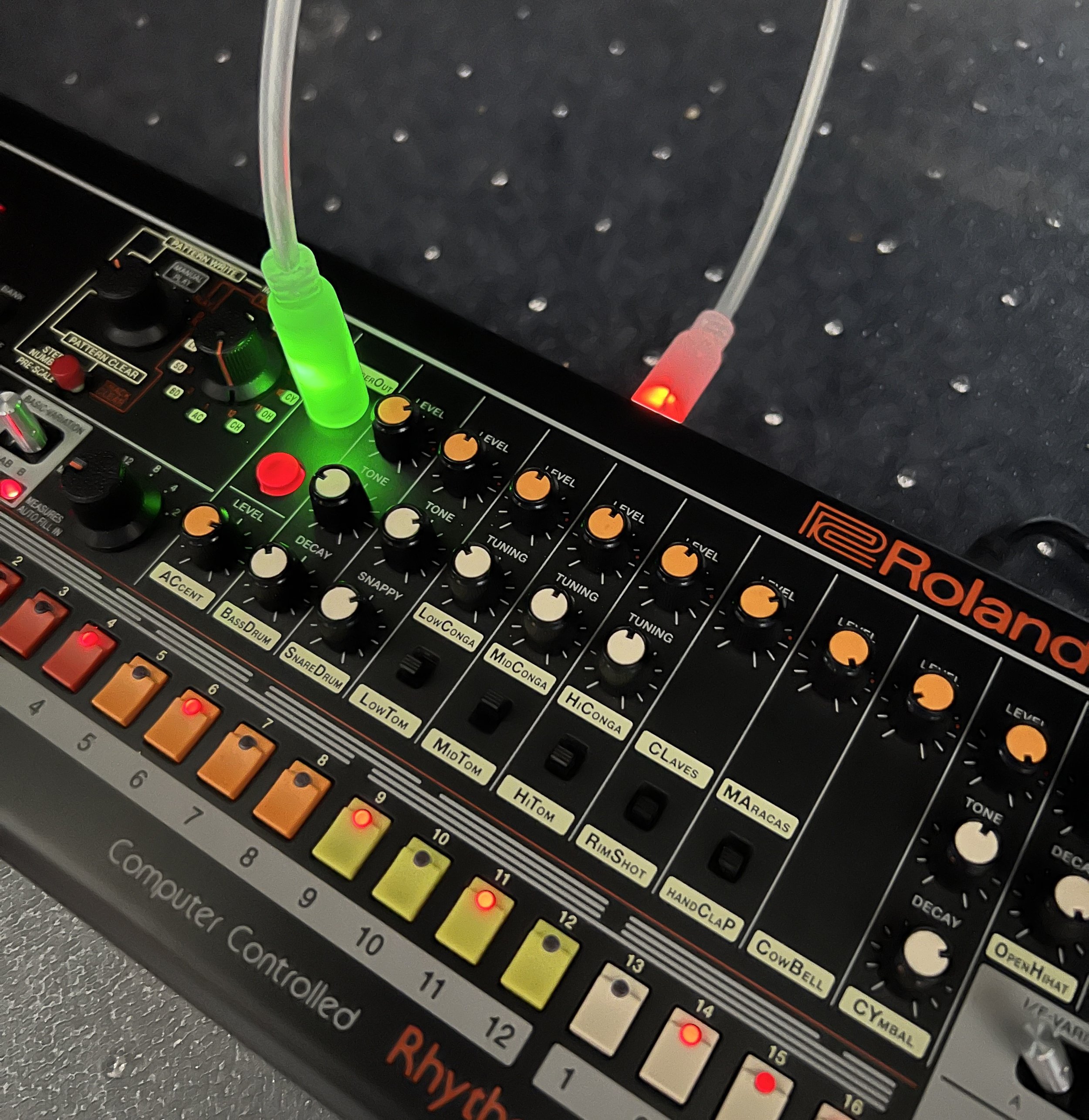 analogue solutions led cv cables roland tr08 tr808.JPG