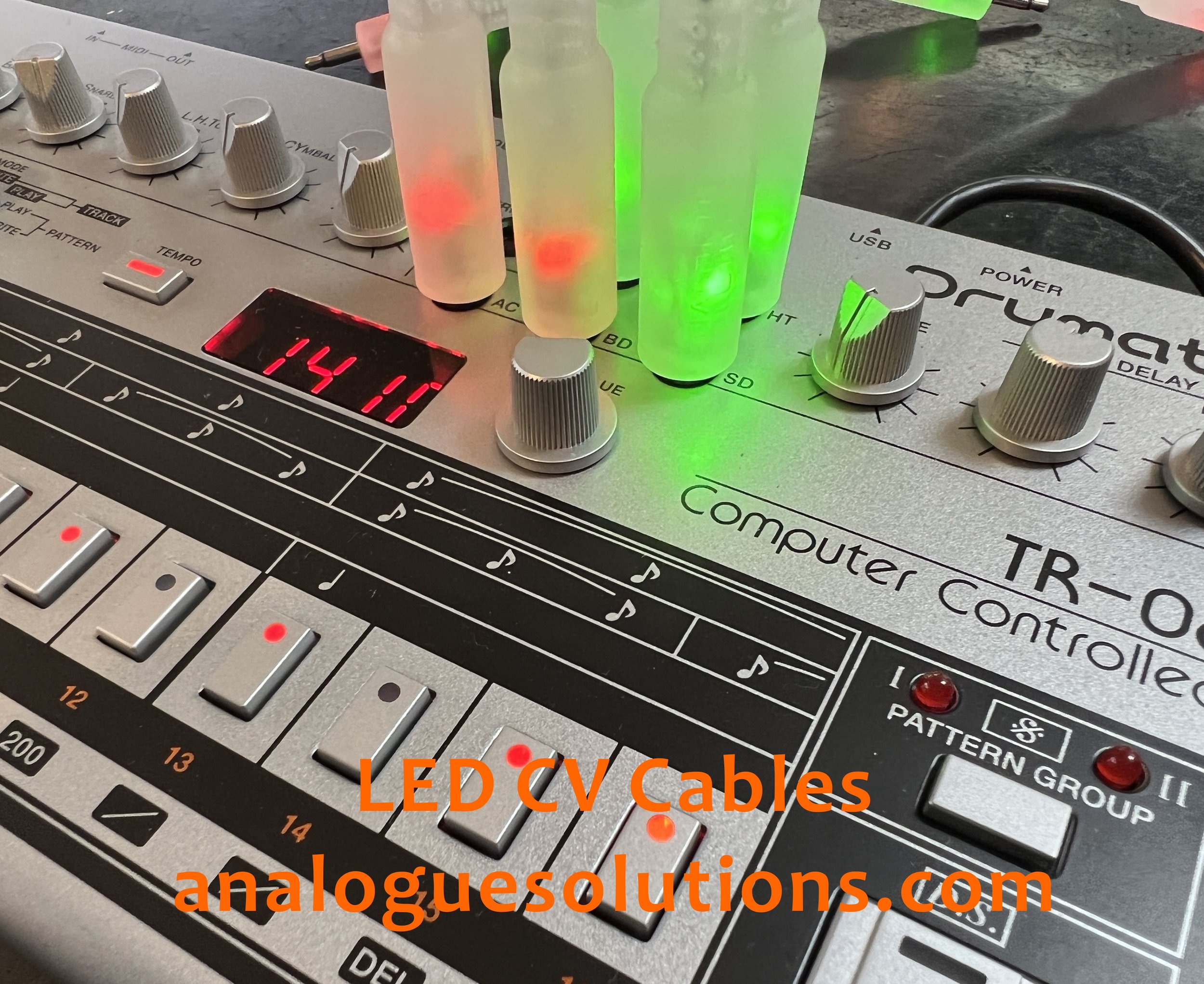 analogue solutions led cv cables tr06 tr606 2.JPG