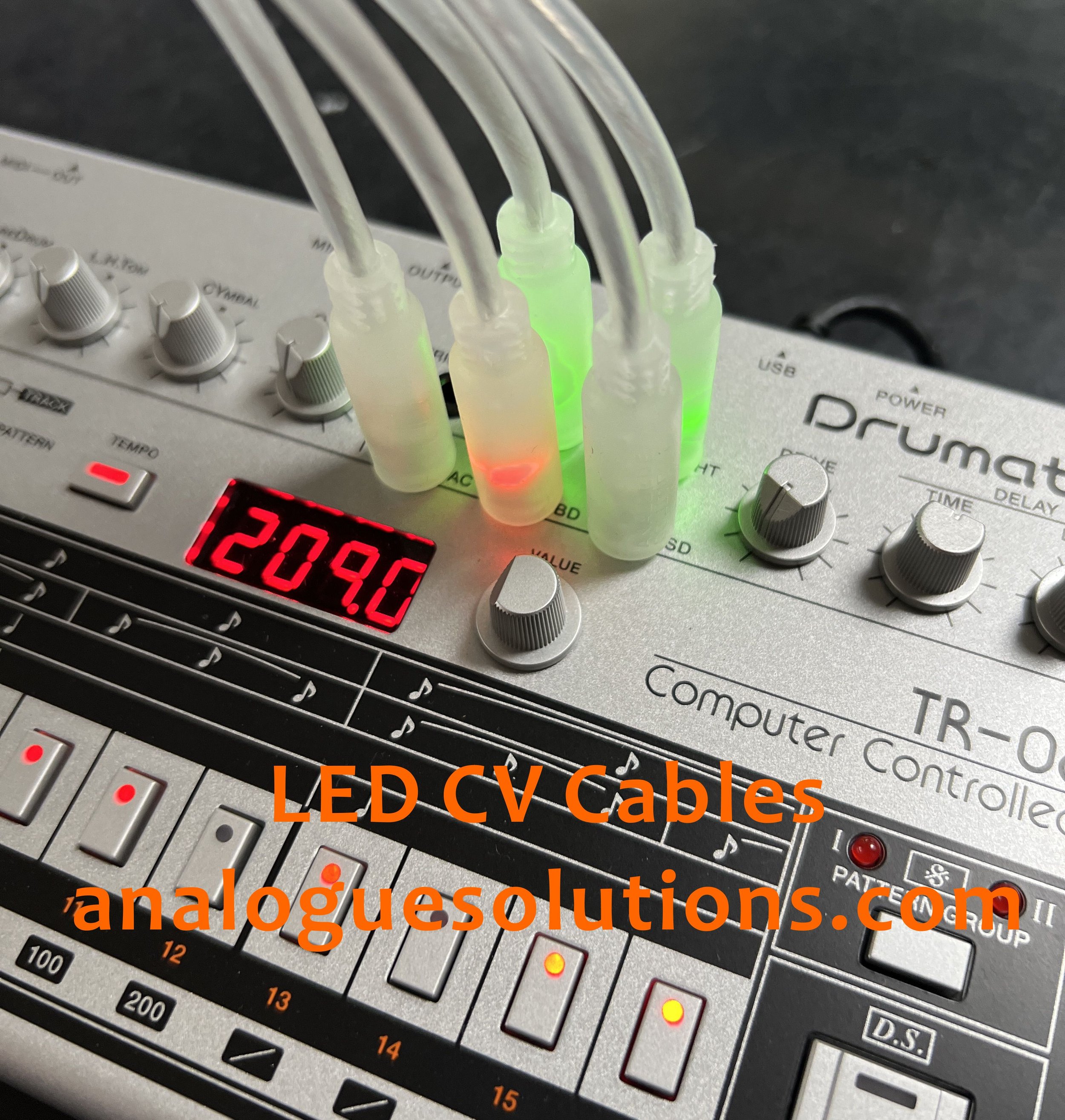 analogue solutions led cv cables tr06 tr606.JPG