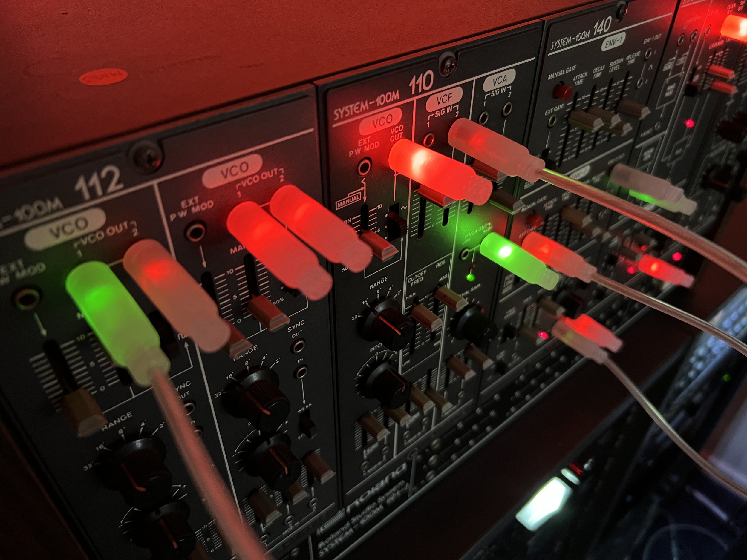 analogue solutions roland system 100m LED CV cables 1.JPG