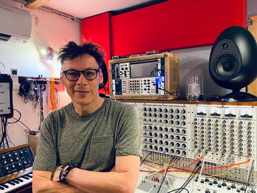 luke slater analogue solutions colossus.png