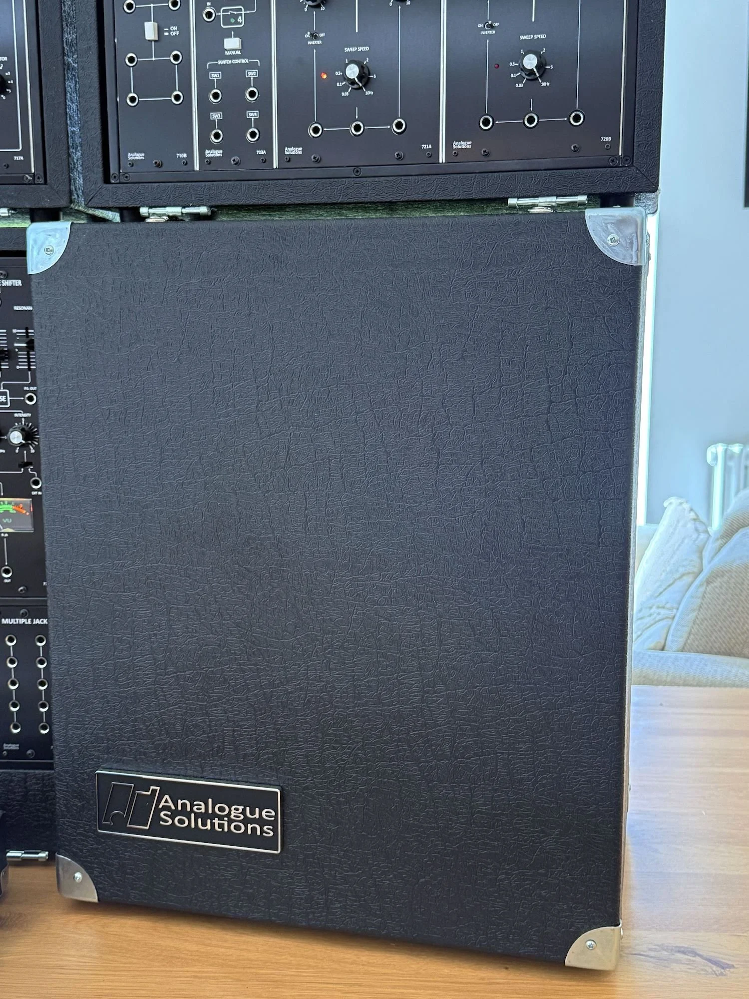 analogue solutions series 700 roland system Lid outside.JPG