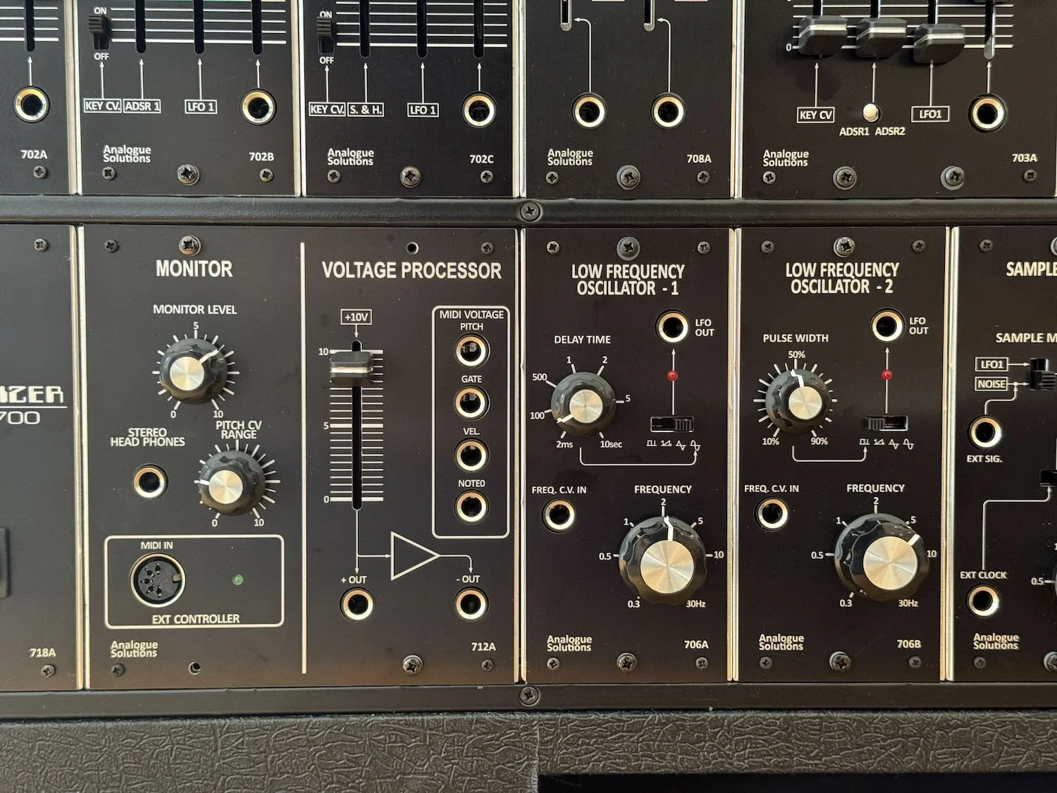 analogue solutions series 700 roland system Monitor LFOs.JPG