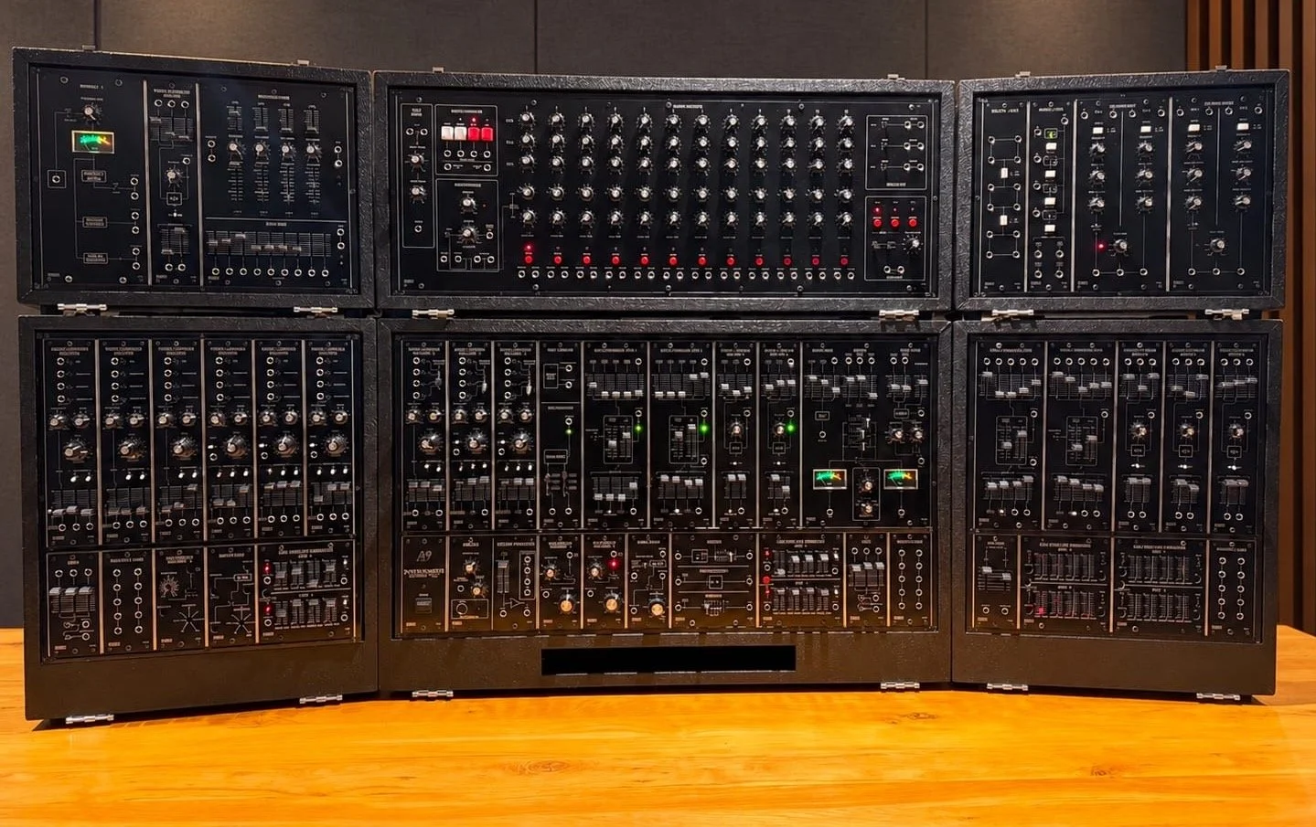 analogue solutions series 700 roland system 00001.JPG