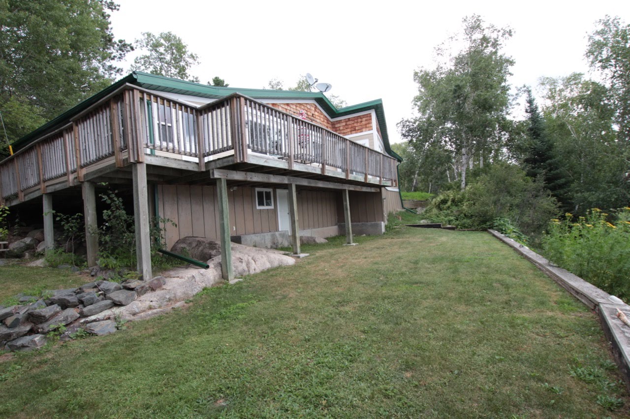 Fully Loaded Cabin Rental Kenora Longbow Lake with Docking — Redden's Camp