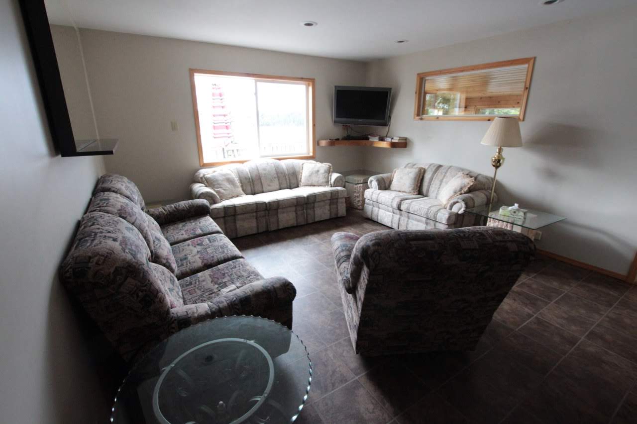 Fully Loaded Cabin Rental Kenora Longbow Lake with Docking — Redden's Camp