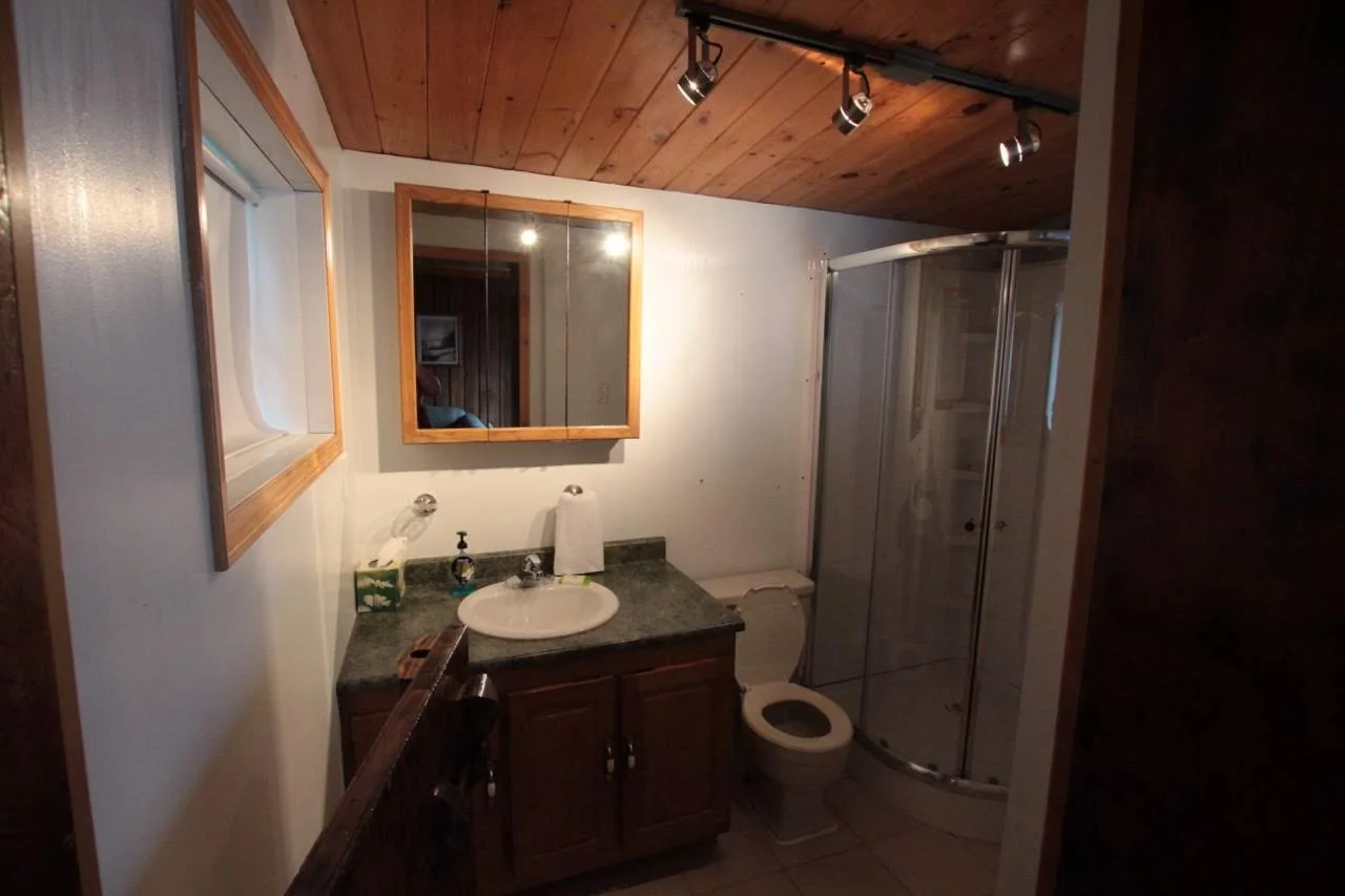 Fully Loaded Cabin Rental Kenora Longbow Lake with Docking — Redden's Camp