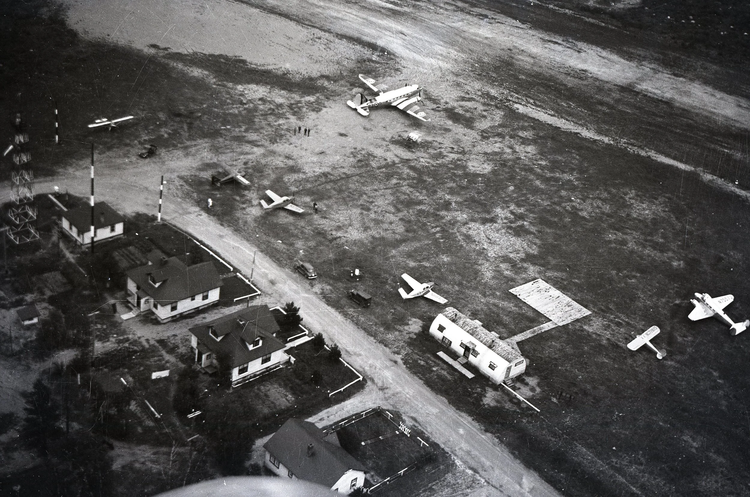 Original Kenora Airport Terminal 1951.JPG