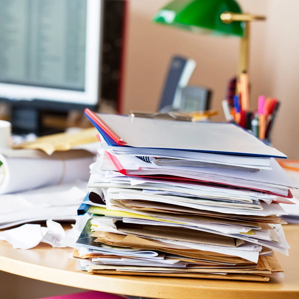 messy-desk-clutter-office-MESSYDESK1118.jpg