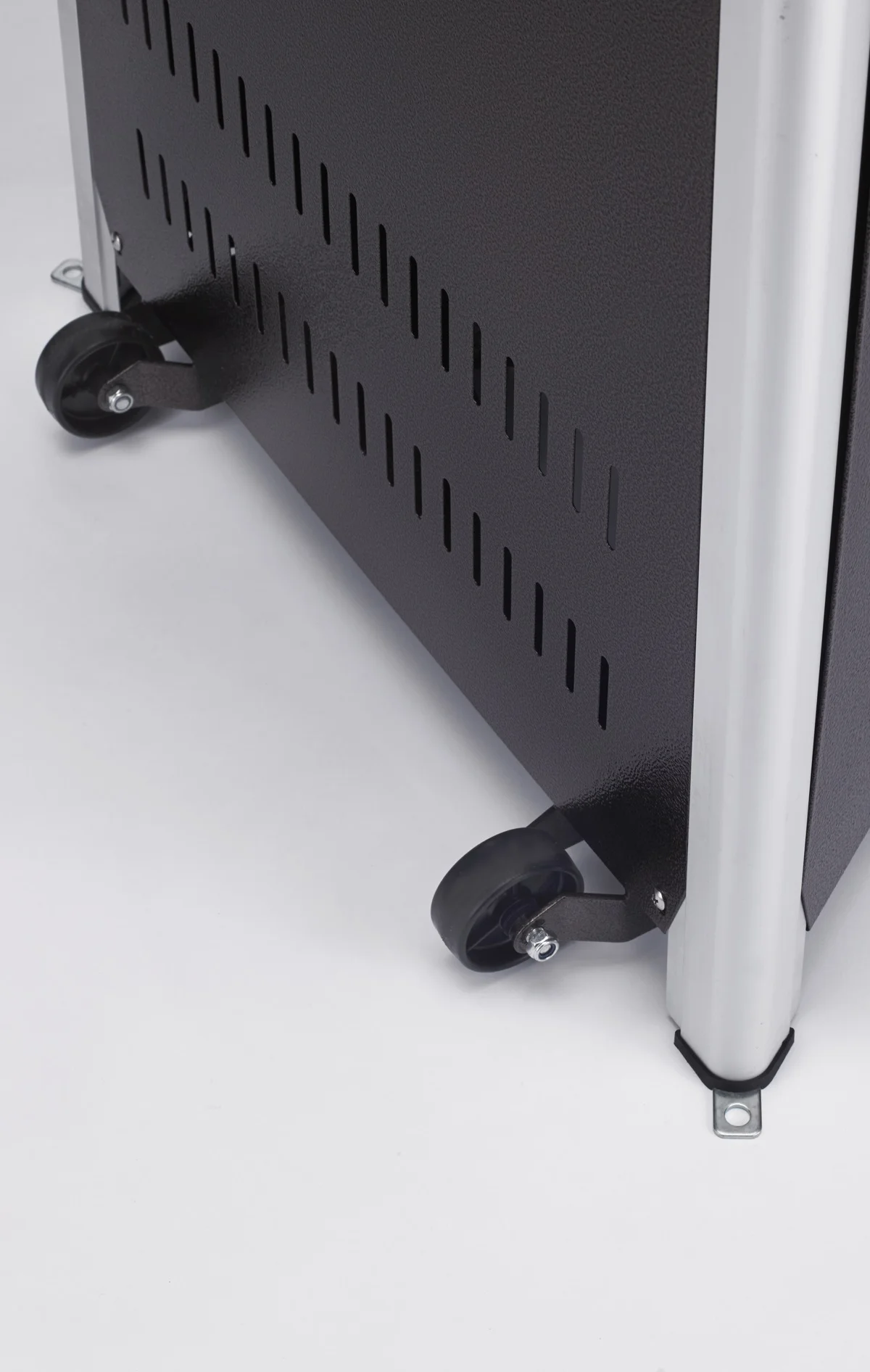 AMBIANCE_DETAIL__TIE_DOWN_BRACKET_.jpg