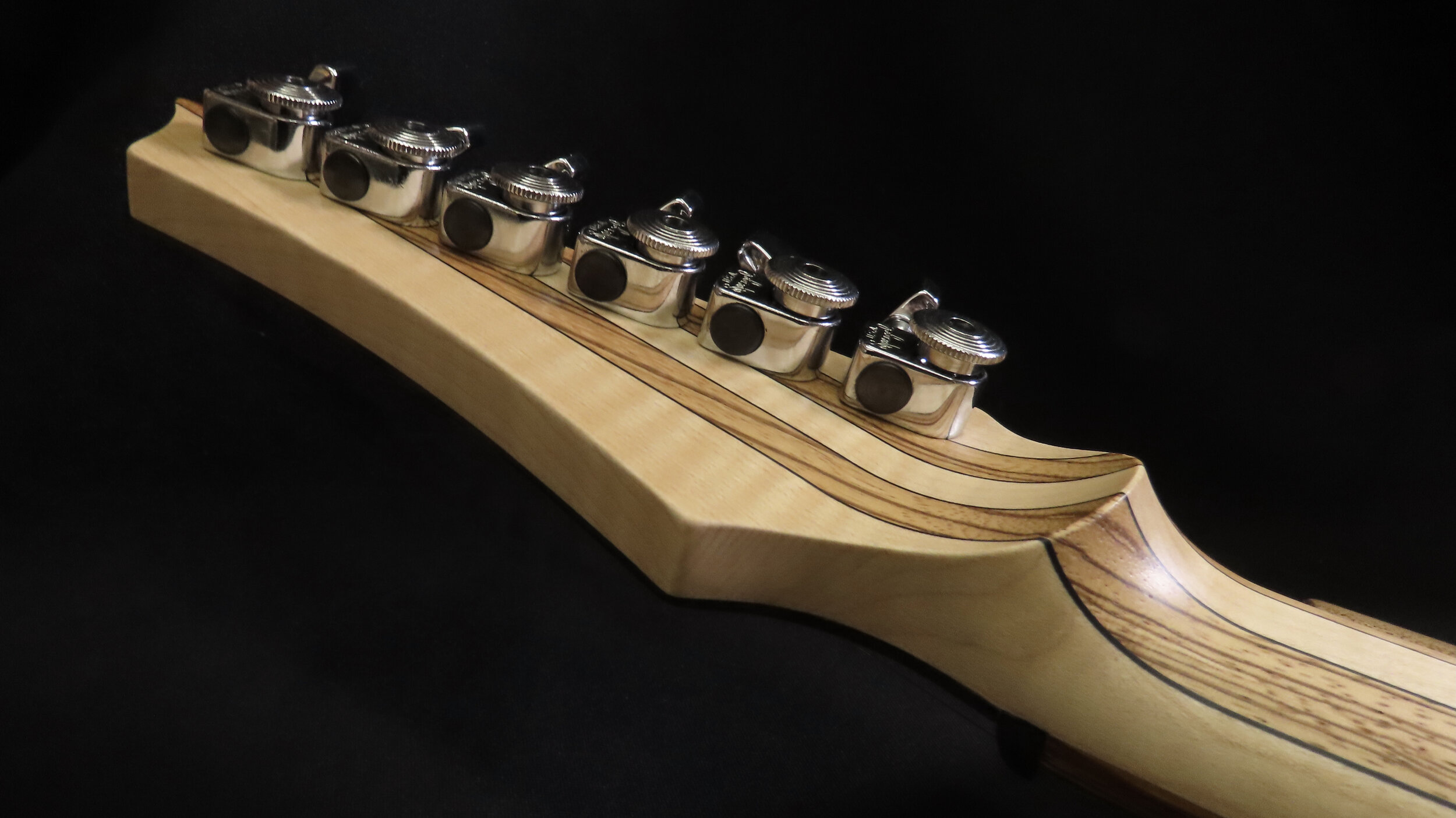 GGBO-Nessa_Headstock_Back.JPG