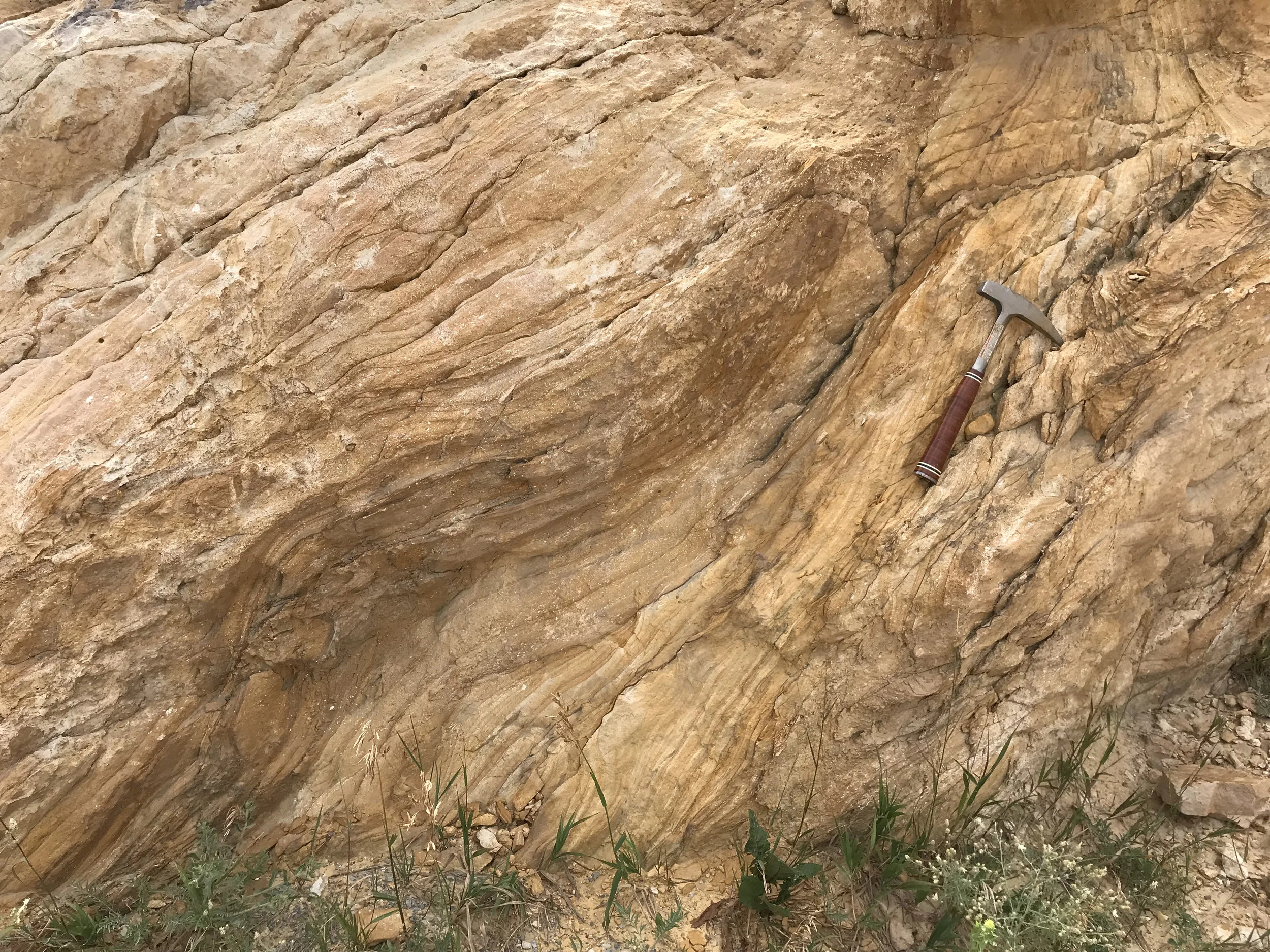 I70 roadcut sandstone.jpg