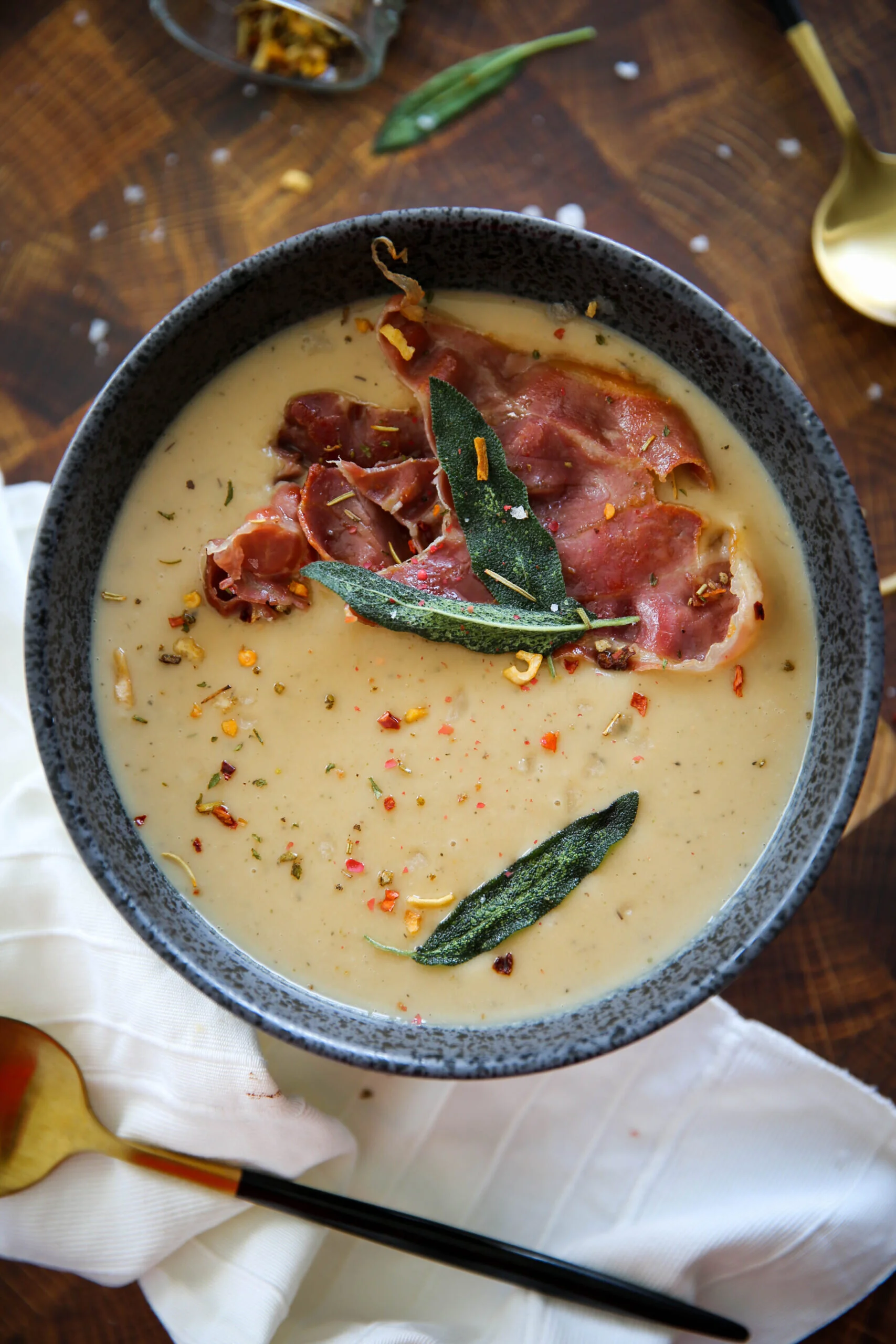 Roasted Garlic White Bean &amp; Potato Soup