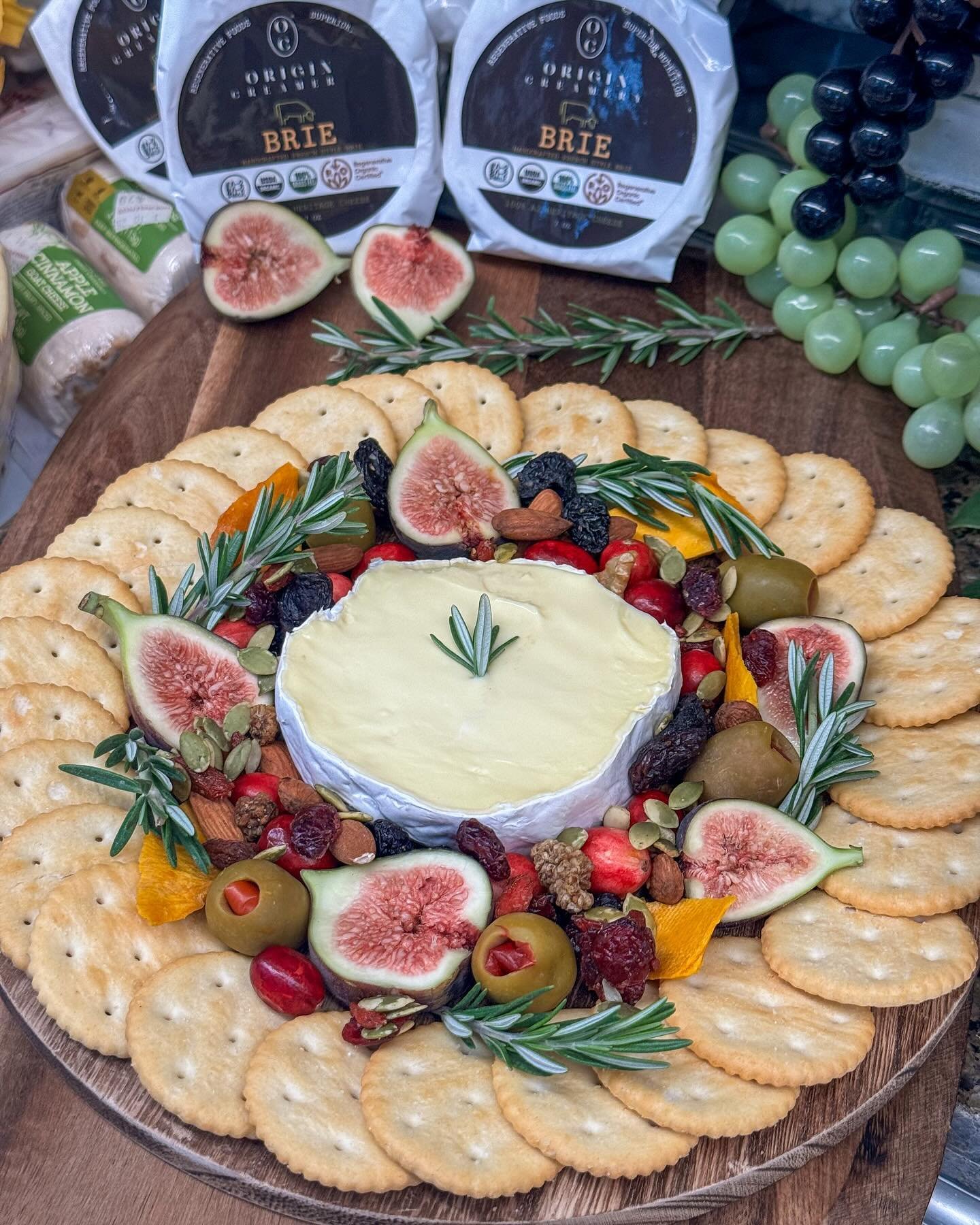 &ldquo;Let it Brie!&rdquo; We had fun creating this pretty brie wreath and discovered the possibilities are endless. A wheel of creamy brie accompanied with:
🫒Olives
🍒Fruit
🌰Nuts
🍃Herbs
🍘Crackers&hellip;

New to our fridge is this ORIGIN CREAMER