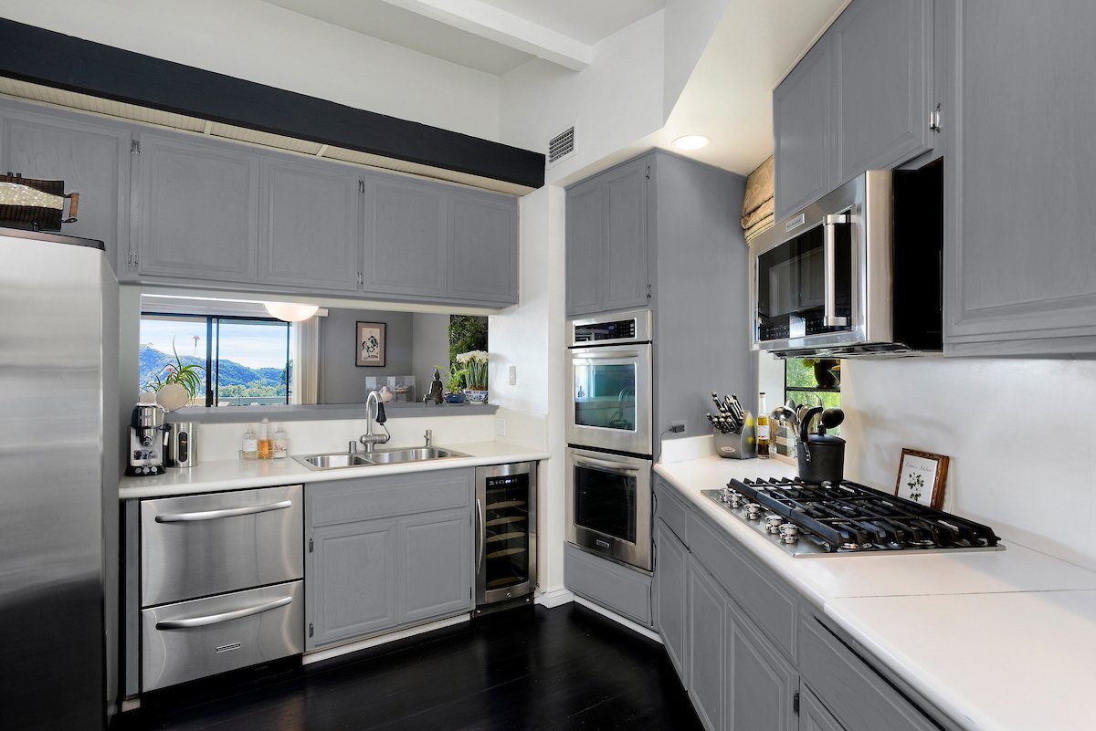 3048 fcd kitchen with grey cabs 2.jpg