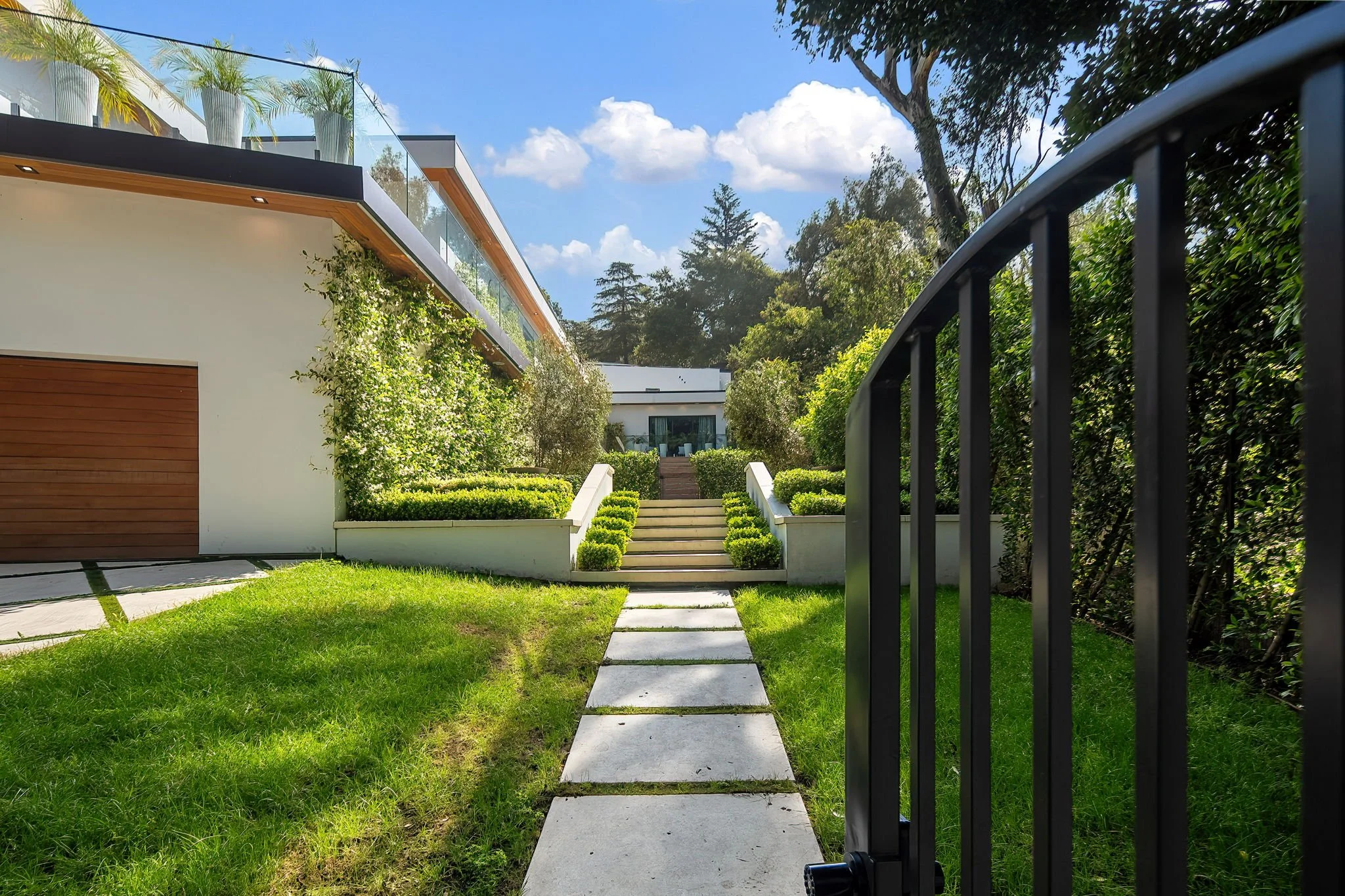 1884 Laurel Canyon Road-4.jpg