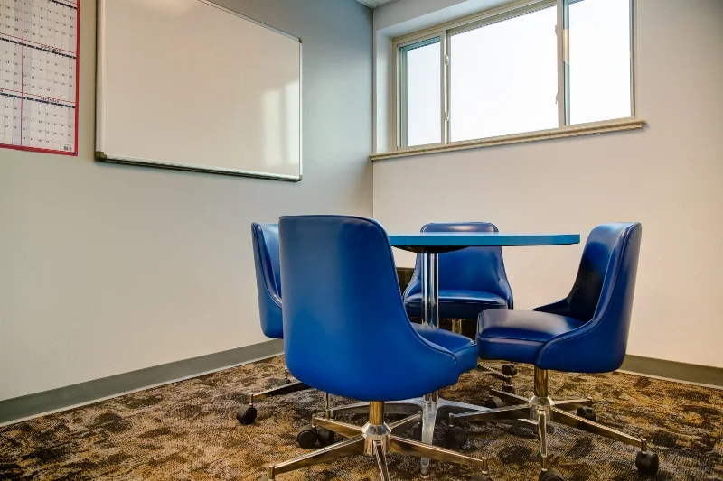 Wave-Engineering-Denver-Huddle-Room.jpg