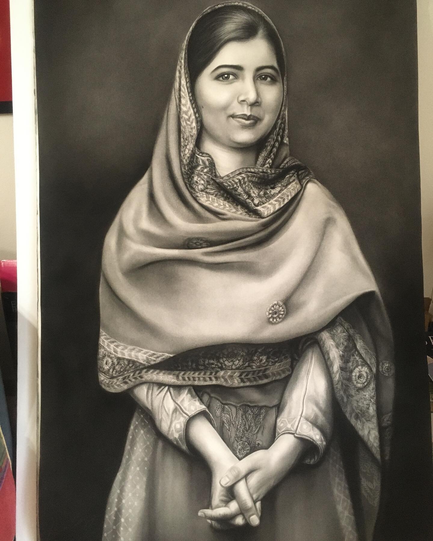 Happy birthday, @malala ! 

#art #charcoal #pencil #artist #realism #eyes #photorealism #portrait #drawing #artwork #eyebrows #details #brush #face #birthday