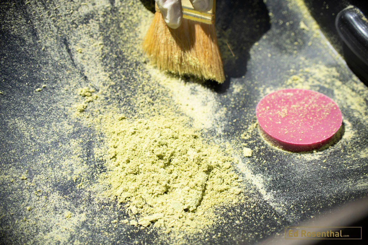 BBNG_PP_The_Original_Resonator_Kief_Making_Lizzy_Ed_Rosentha-7l.jpg
