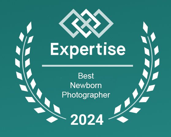 Lea Murphy Photography best newborn photographer in Kansas City I expertise award 