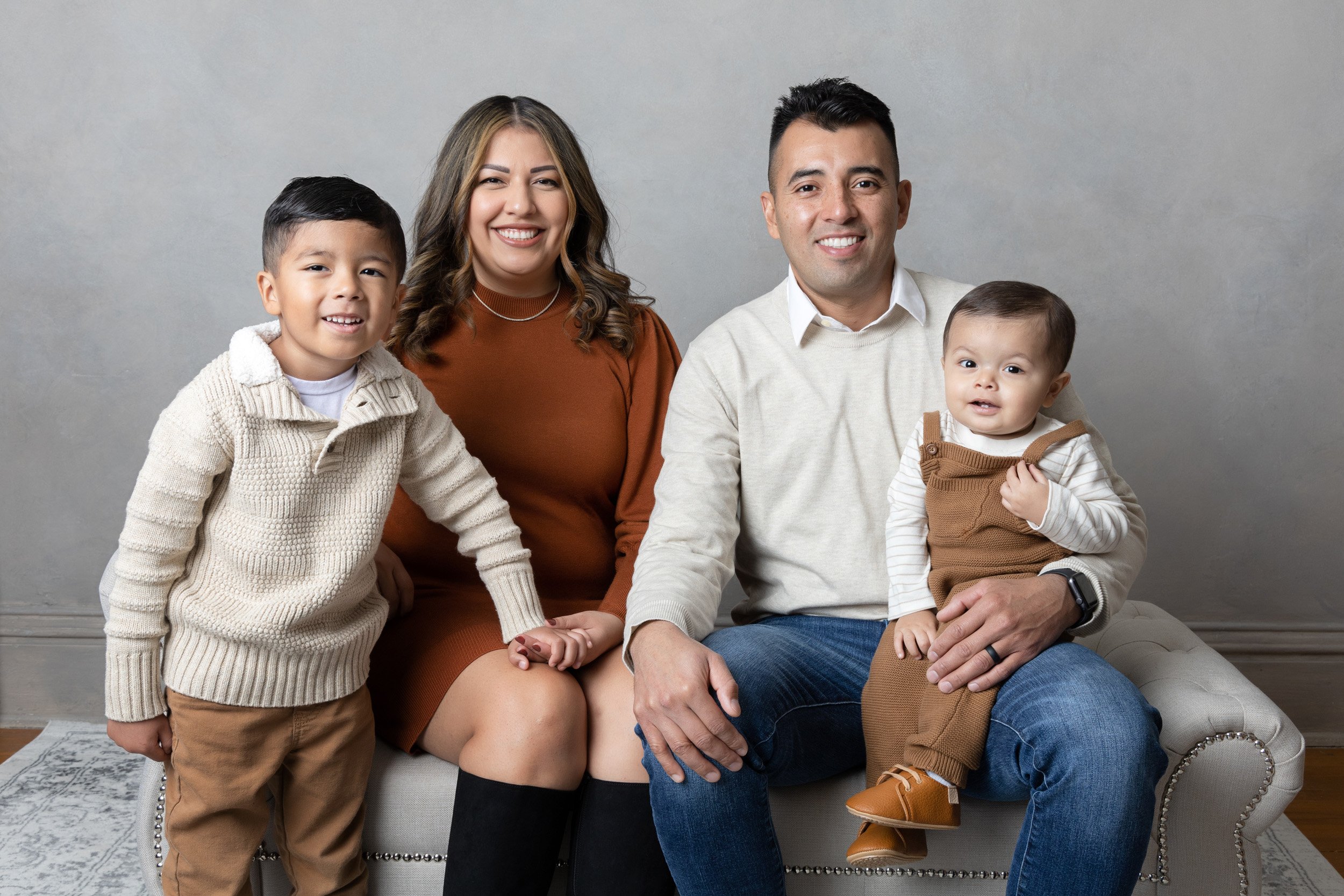 what to know for a great multi-family portrait session — Lea