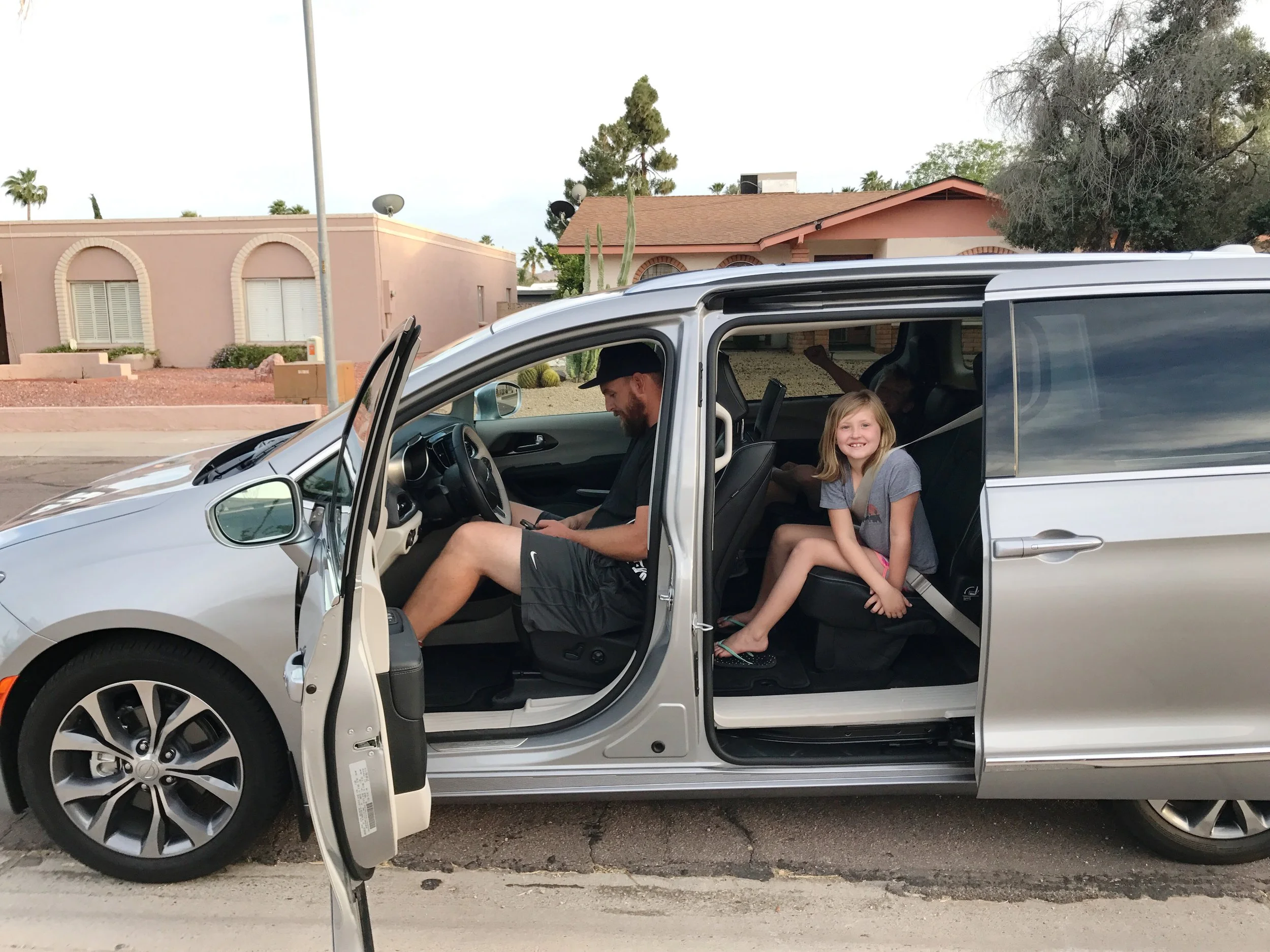 Minivan 4.jpg