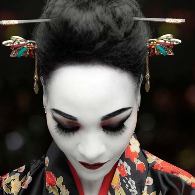 Thought I&rsquo;d try some unorthodox Geisha style beauty shots of the Mrs @saharazod. Thank you @najaalston for such beautiful makeup on this photo shoot!

#cedricmohrphotography
#cedricmohrphoto
#beautyphotography
#geisha
#headshotsatl
#portraits
#