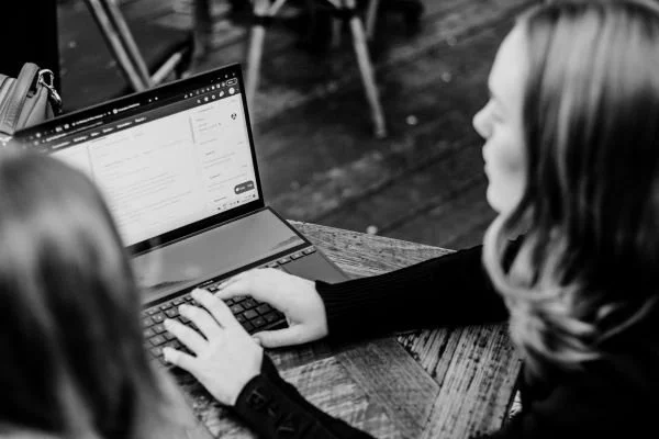 How an Executive Assistant Can Take Your Business to the Next Level (With Less Stress)