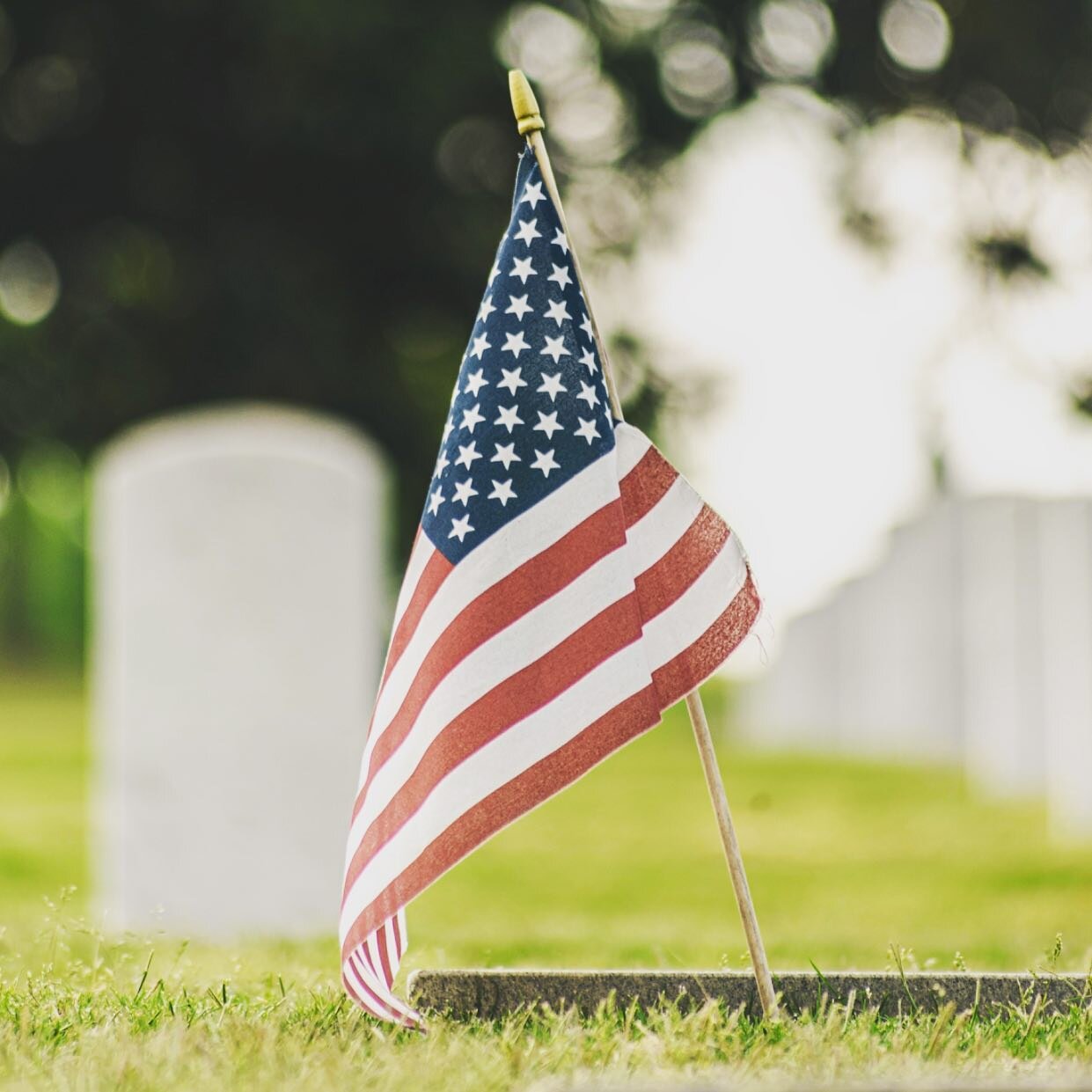 Today we honor the men and women who made the ultimate sacrifice to keep our country free. 

Our thoughts and prayers are with the families, friends, and fellow soldiers of those that lost their lives in battle. 

#memorialday #honor #remember #sacri