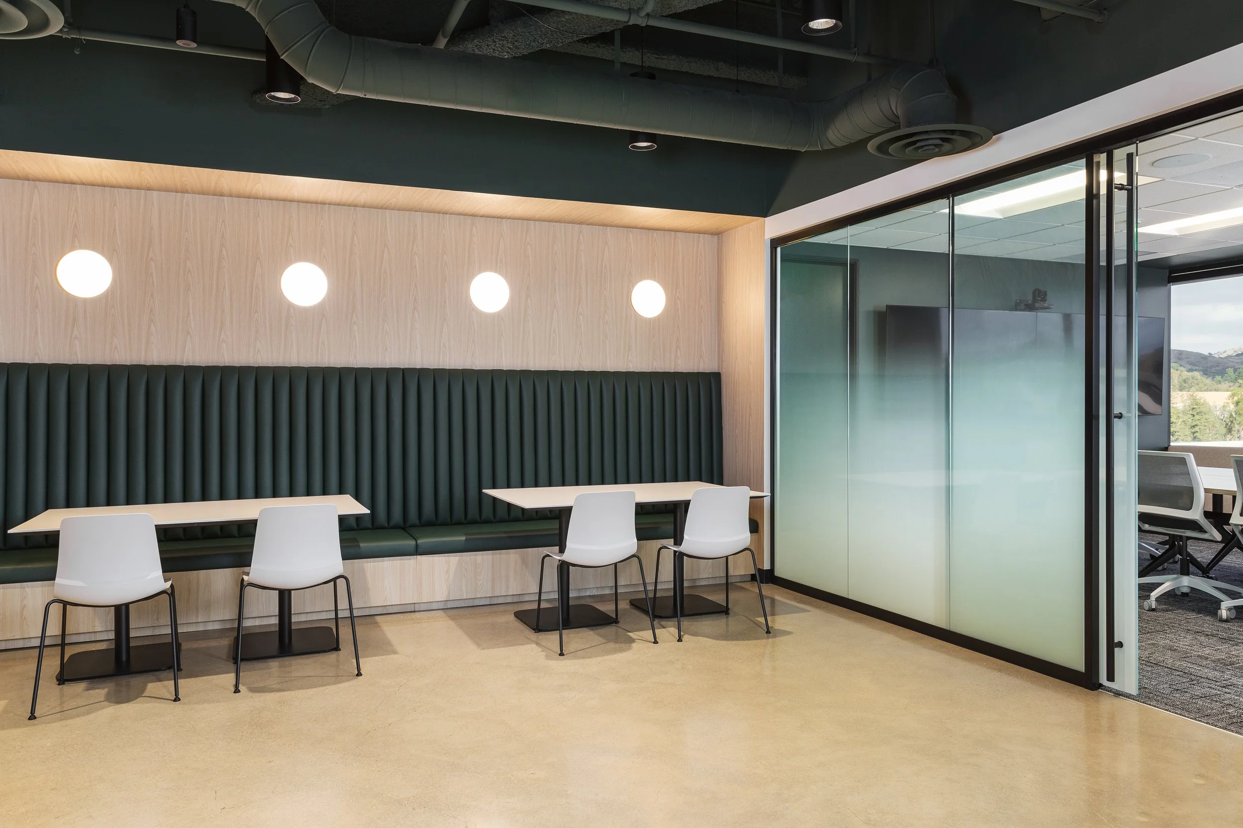 Adelfi Online 2-17.jpg