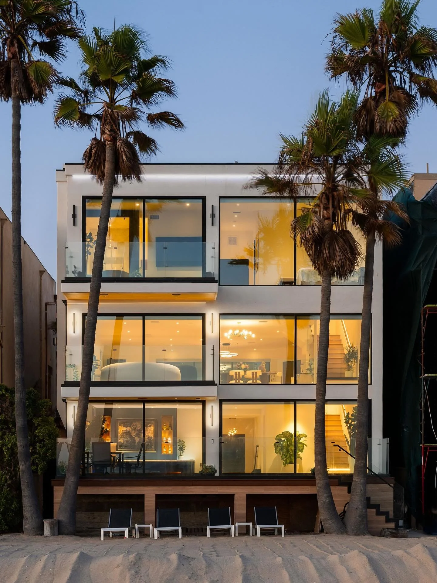 This beachfront project of ours is finally done and we are still drooling over these views. 

Photography: @mikeradfordphoto 

#beachfront #architecture #ocean #remodel #interiordesign