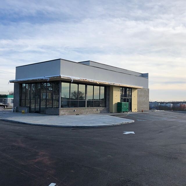 Almost complete with the newest Starbucks off I-75 located in Dry Ridge, KY. We turn over the building to Starbucks next week and they will open in the next few months. Great working with Paul Ray and Jim Kemper at NAI Isaac who represented Starbucks