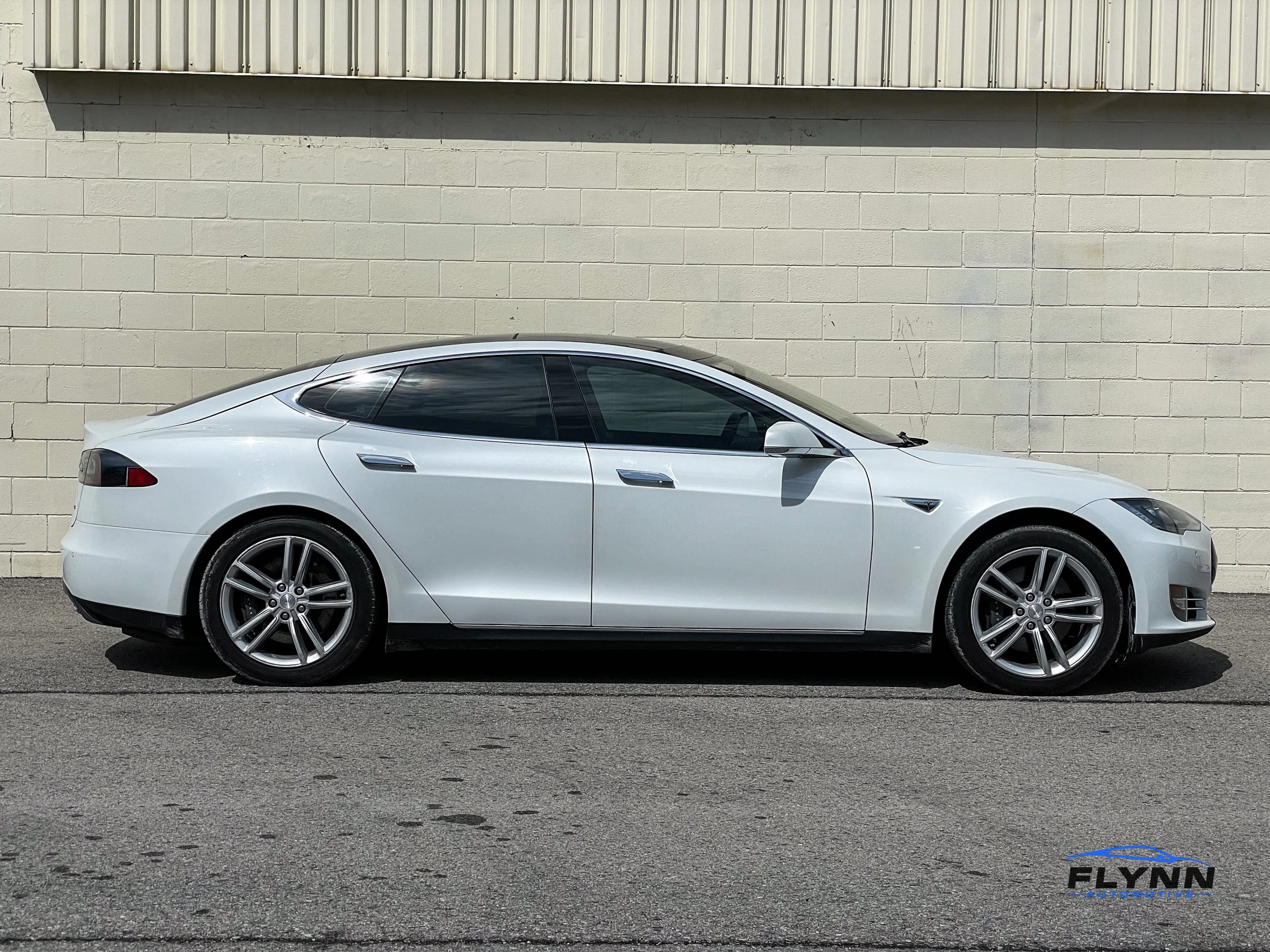 2014-Tesla-ModelS85-Flynn-Automotive-23.jpg