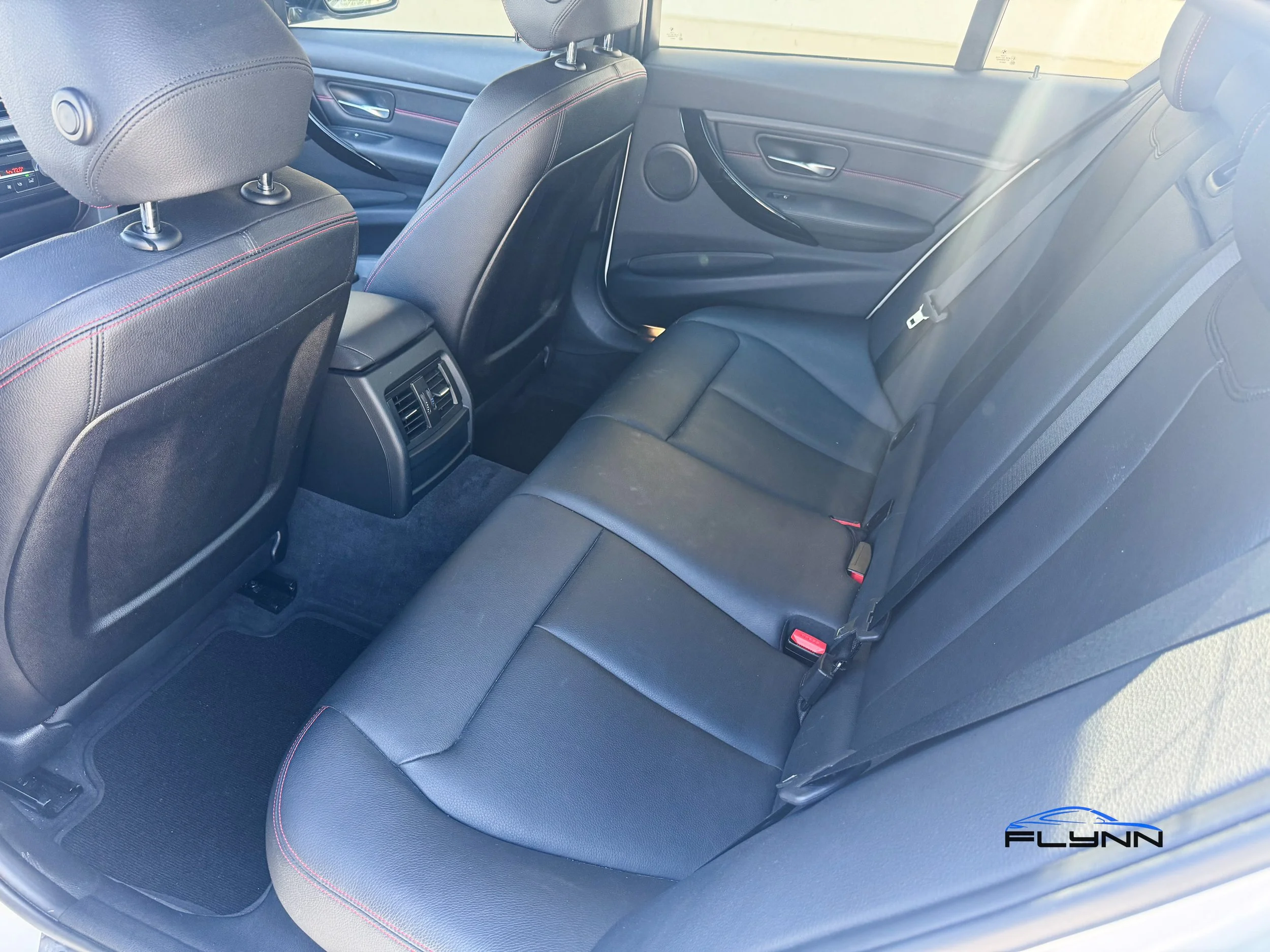 2014-BMW-328IXDRIVE-FLYNN-AUTOMOTIVE-16.jpg