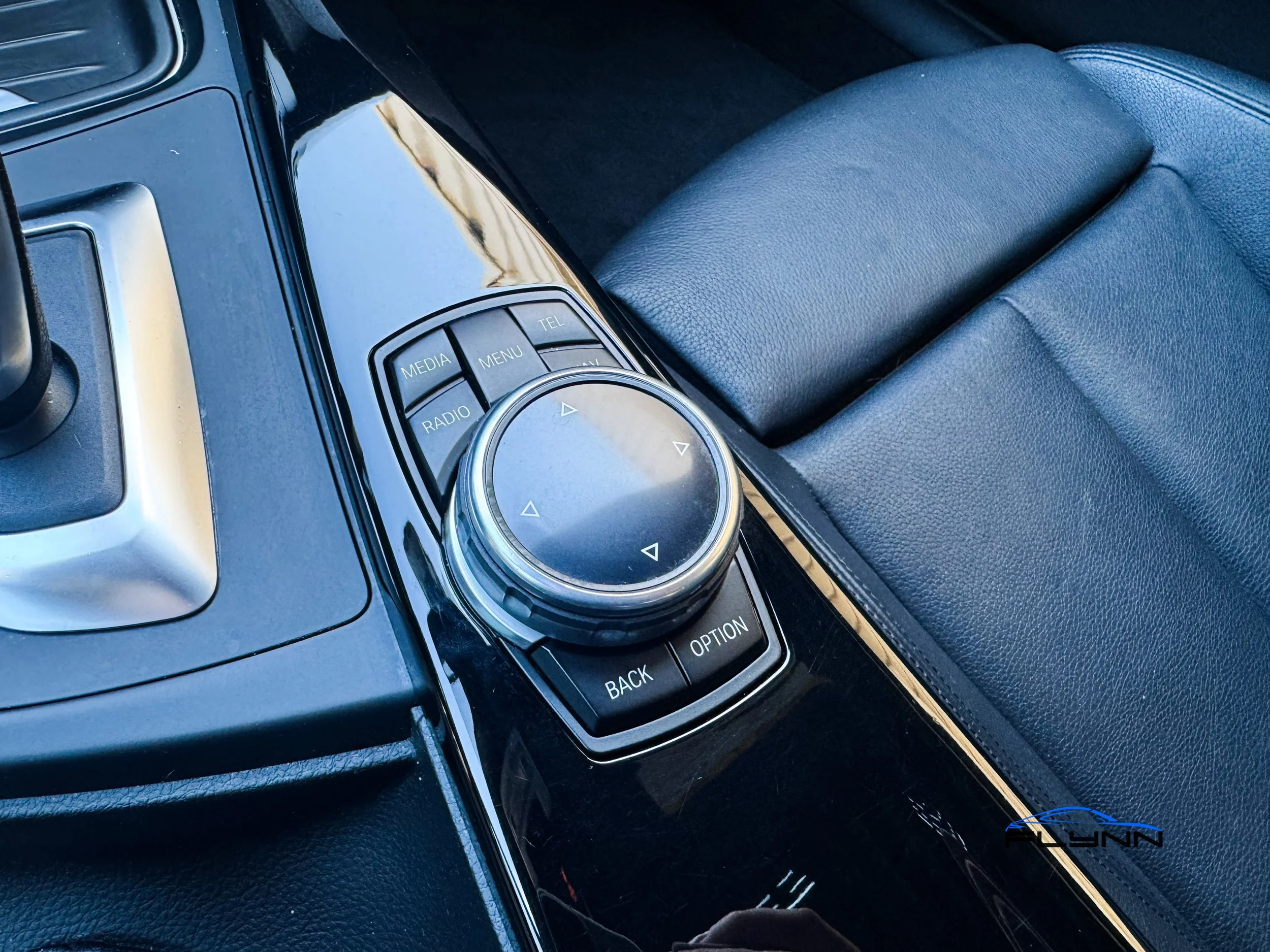 2014-BMW-328IXDRIVE-FLYNN-AUTOMOTIVE-04.jpg