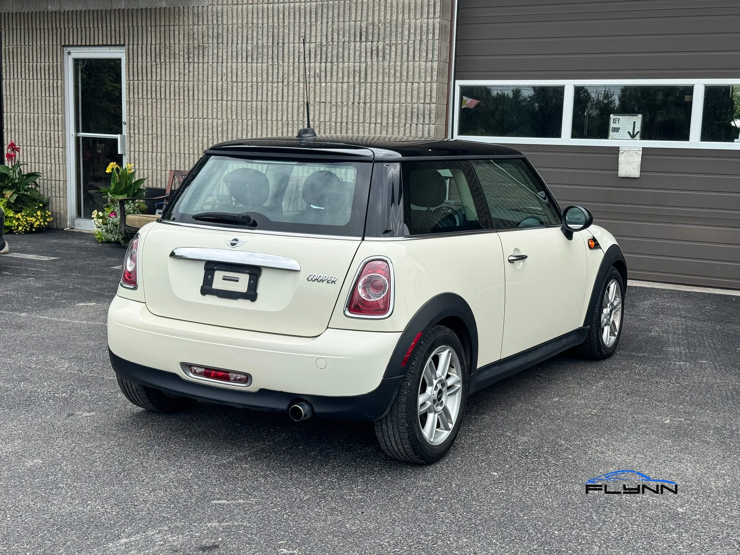 2011-MINI-COOPER-FLYNN-AUTOMOTIVE-12.jpg