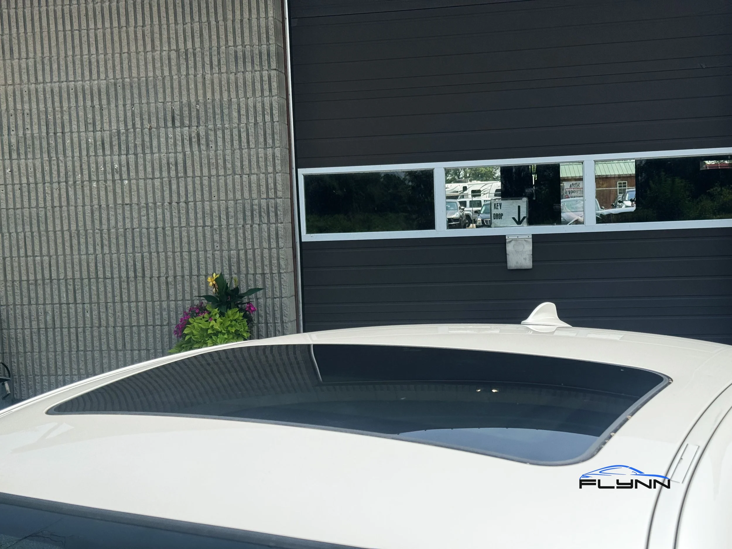 2013-BMW-328IXDRIVE-FLYNN-AUTOMOTIVE-39.jpg